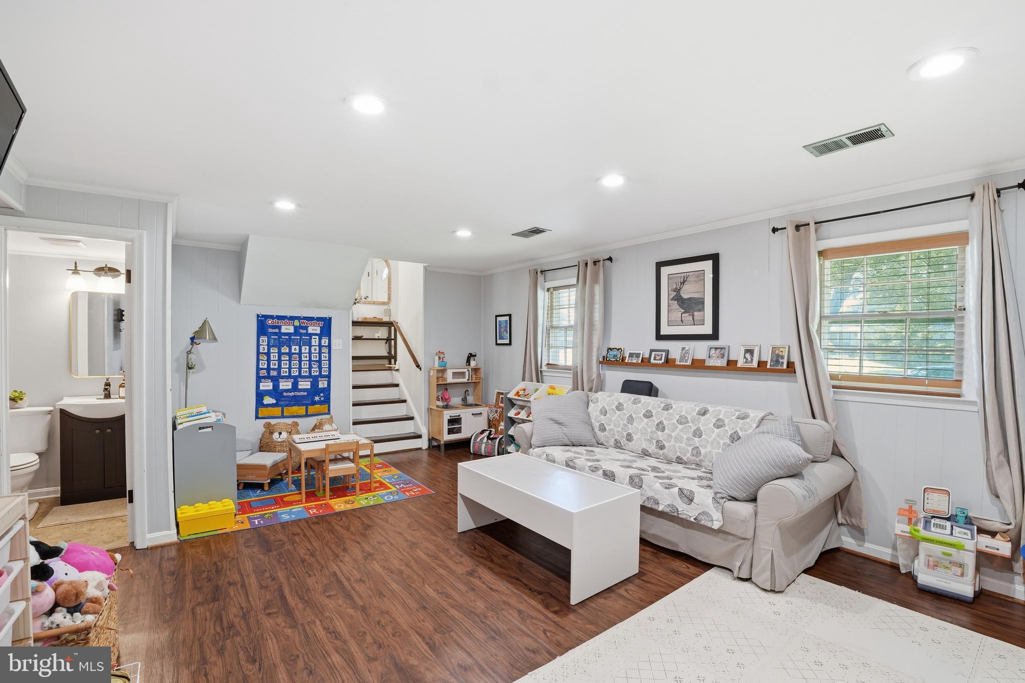 WALNUT HILL - Residential
