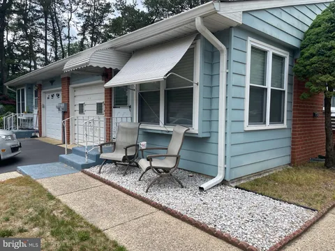 28 Monticello Drive Unit B, Manchester, NJ MLS: NJOC2032232