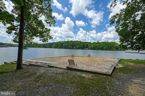 Tiny photo for 845 Elnor Road, BUMPASS, VA 23024 (MLS # VALA2009602)