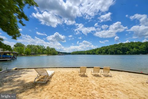 Tiny photo for 845 Elnor Road, BUMPASS, VA 23024 (MLS # VALA2009602)