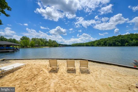 Tiny photo for 845 Elnor Road, BUMPASS, VA 23024 (MLS # VALA2009602)
