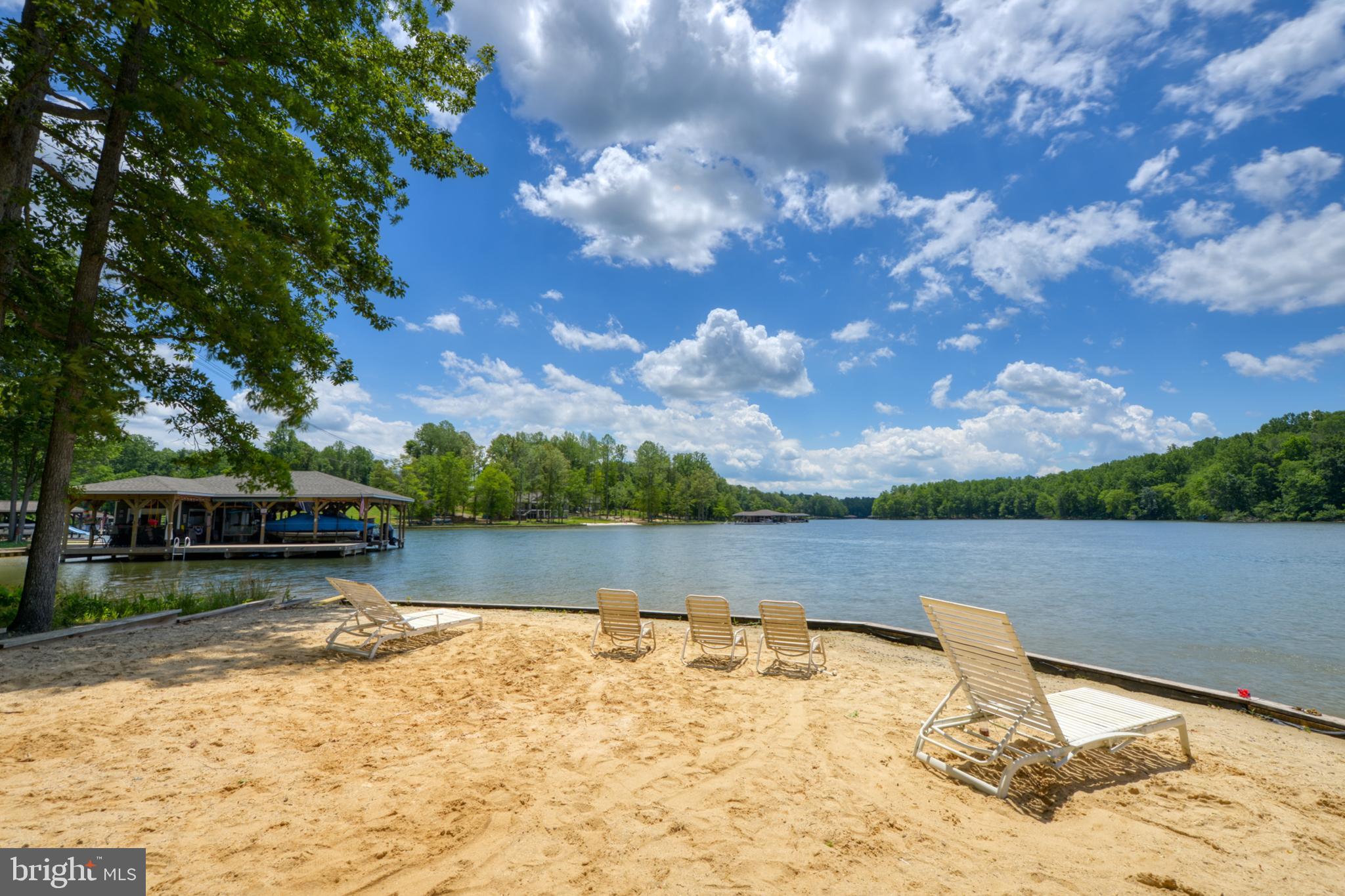 CUCKOOS NEST - Residential