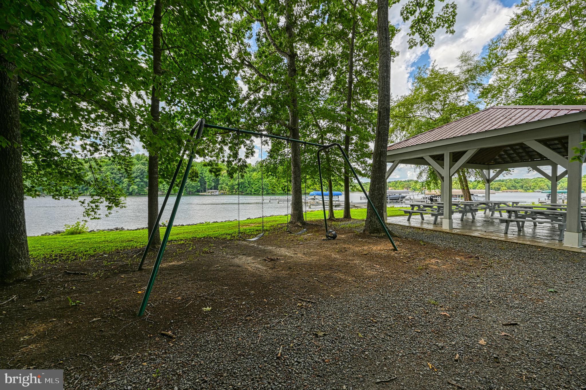 CUCKOOS NEST - Residential