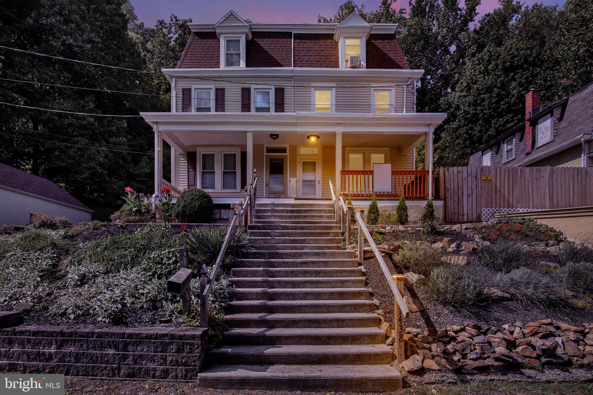 1438 SESSER LANE