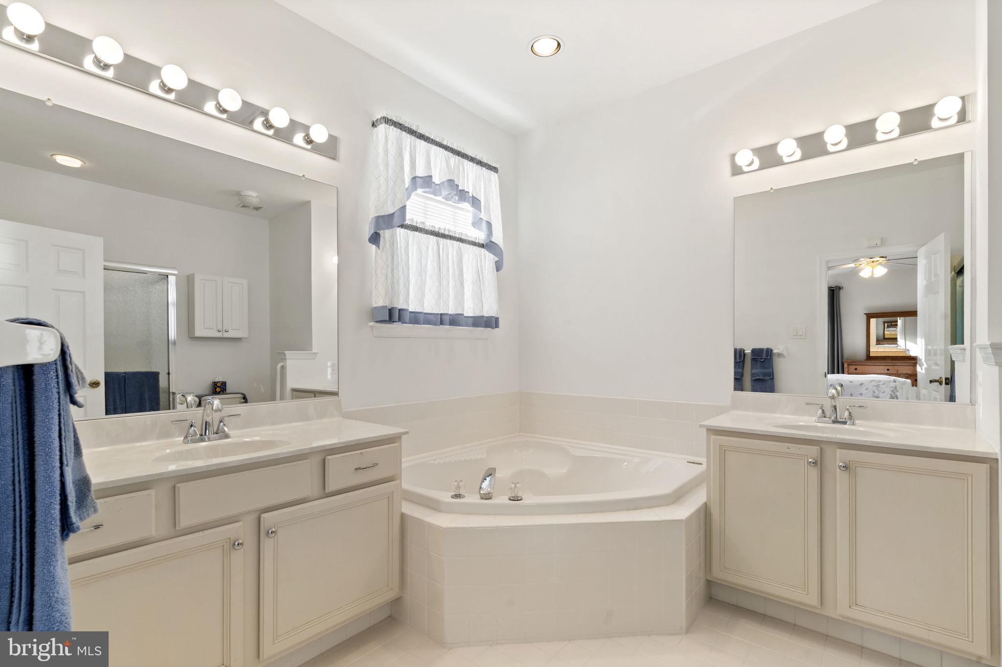 FOX HILL FARM - Residential