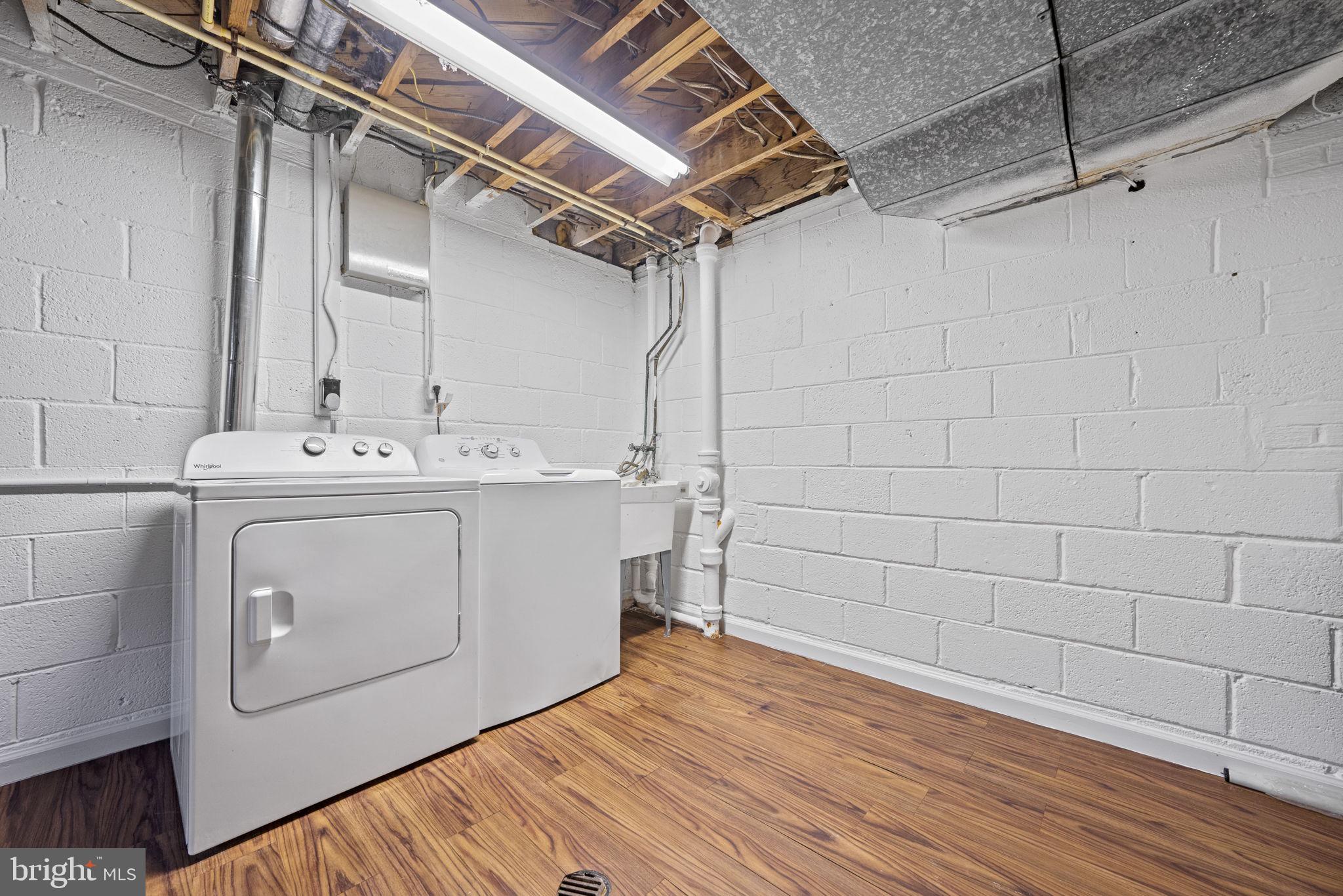 BURNT MILLS MANOR - Residential