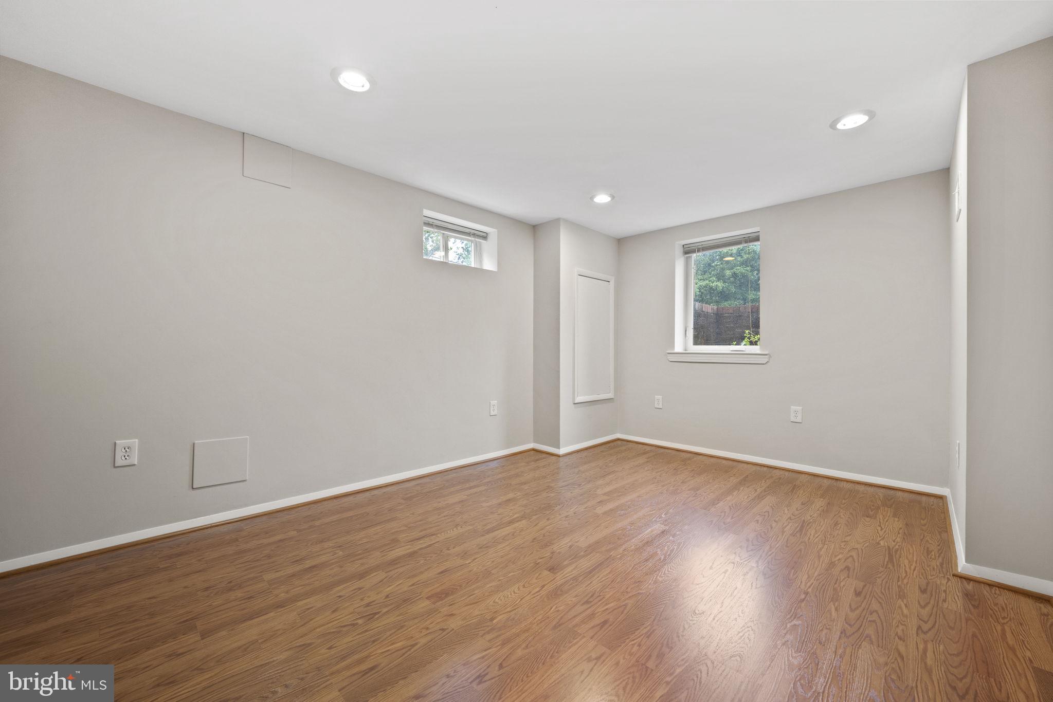 BURNT MILLS MANOR - Residential