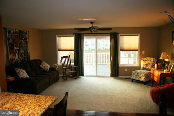 LAKELAND PLACE - Residential