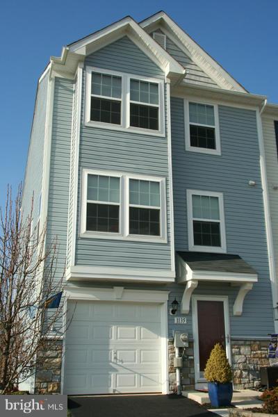 LAKELAND PLACE - Residential