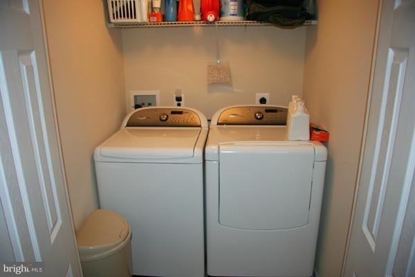 LAKELAND PLACE - Residential