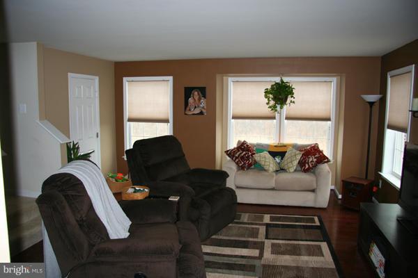 LAKELAND PLACE - Residential