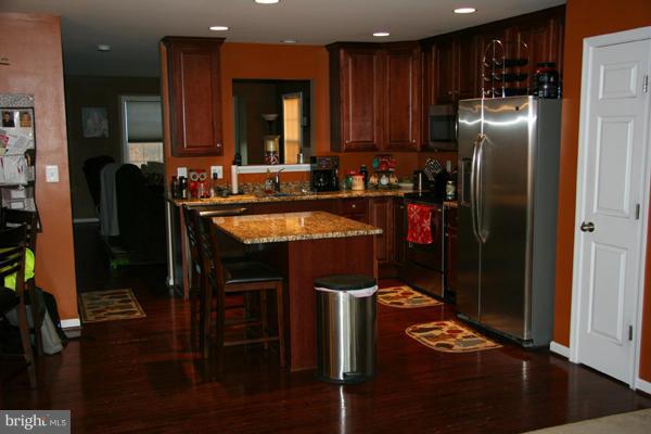 LAKELAND PLACE - Residential