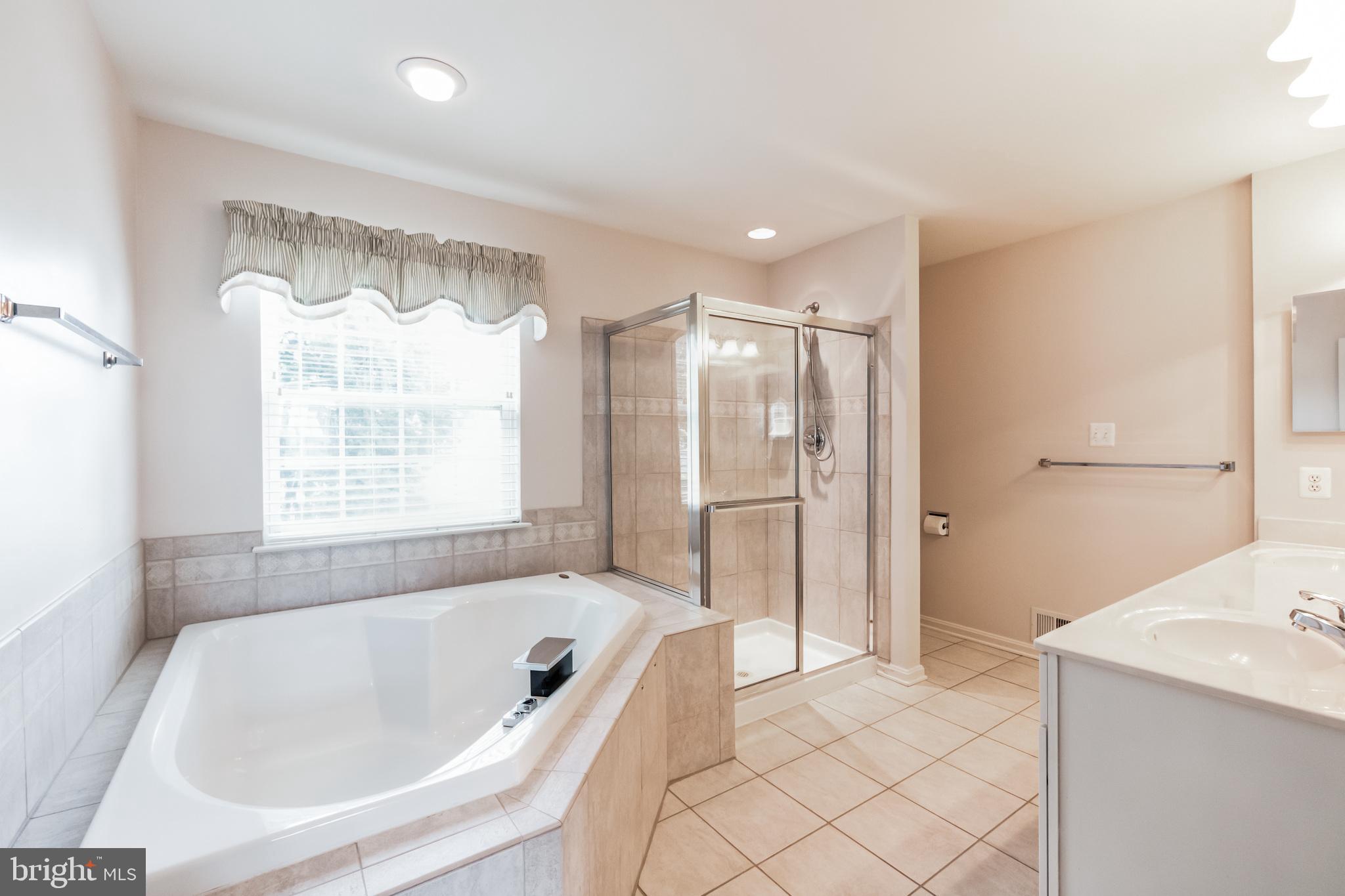 GREEN HILL MANOR - Residential Lease