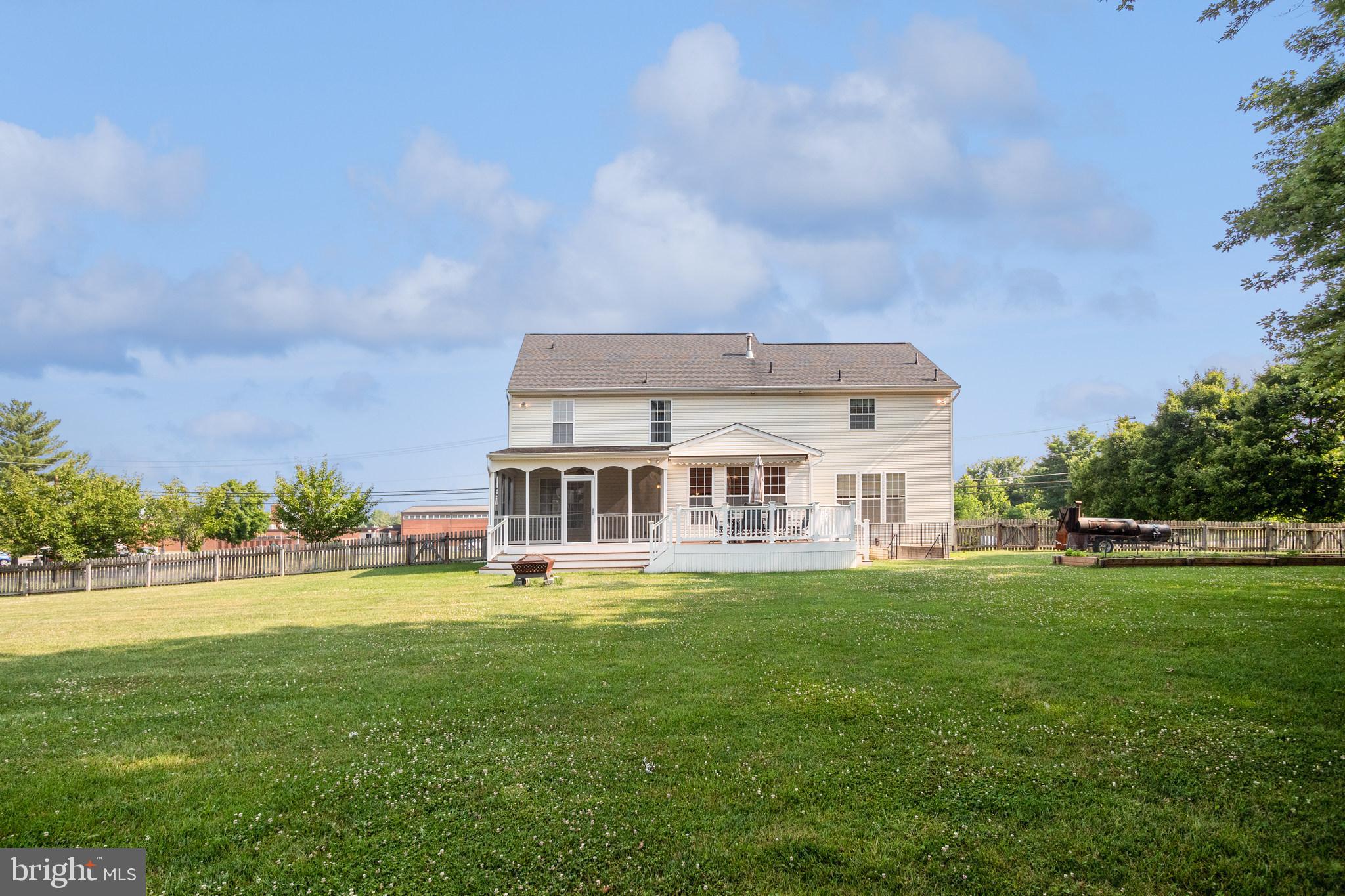 GREEN HILL MANOR - Residential Lease