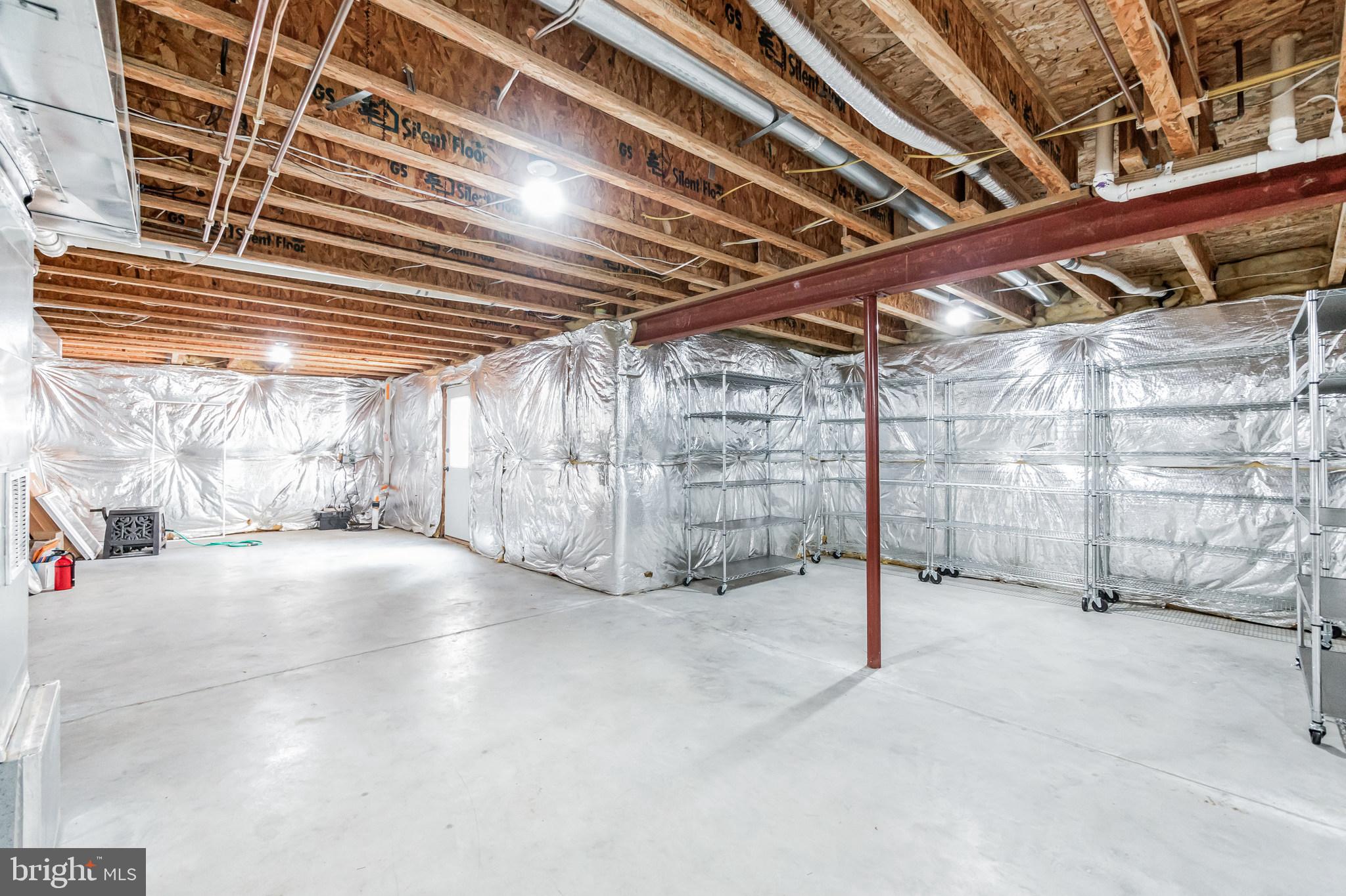 GREEN HILL MANOR - Residential Lease