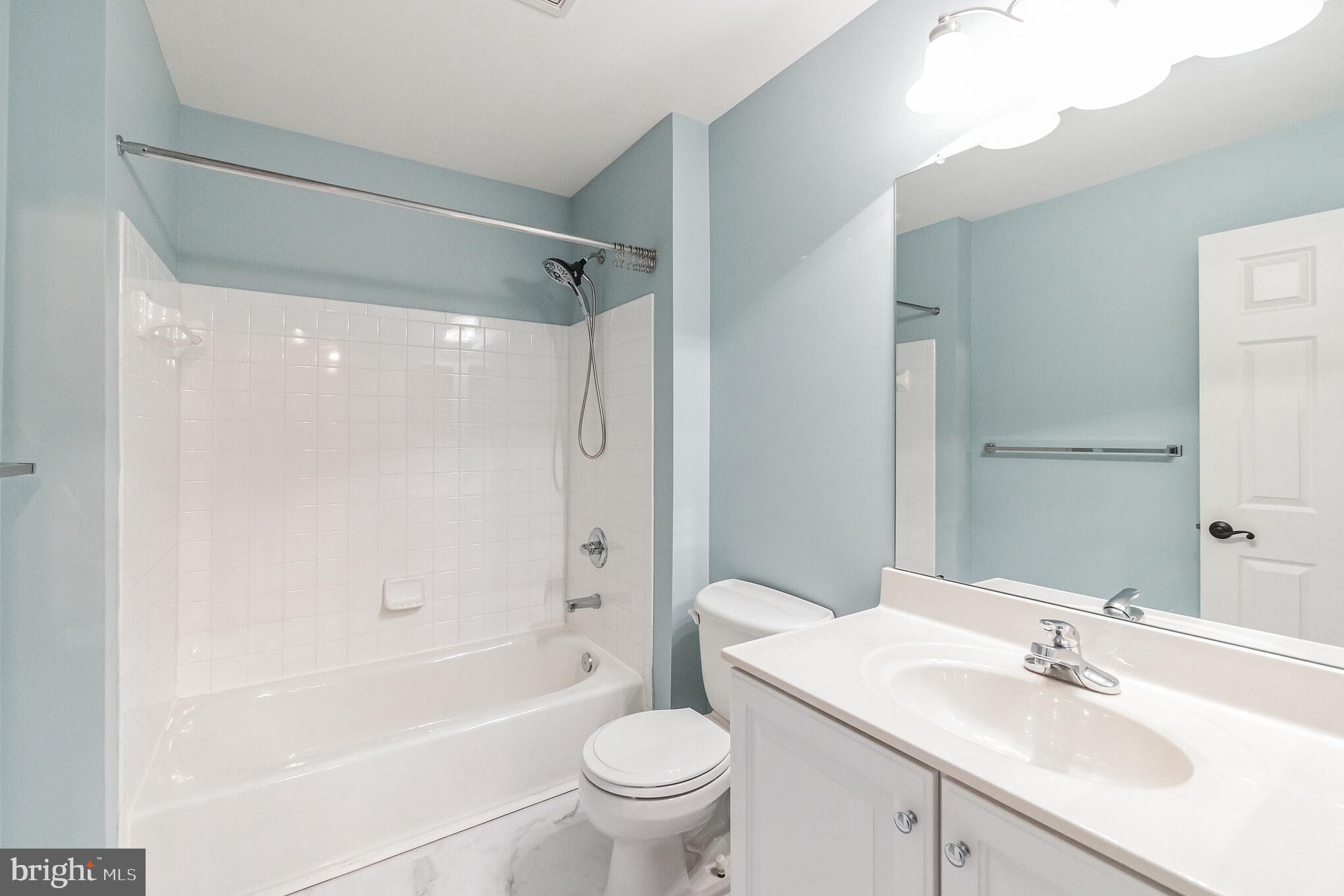 GREEN HILL MANOR - Residential Lease