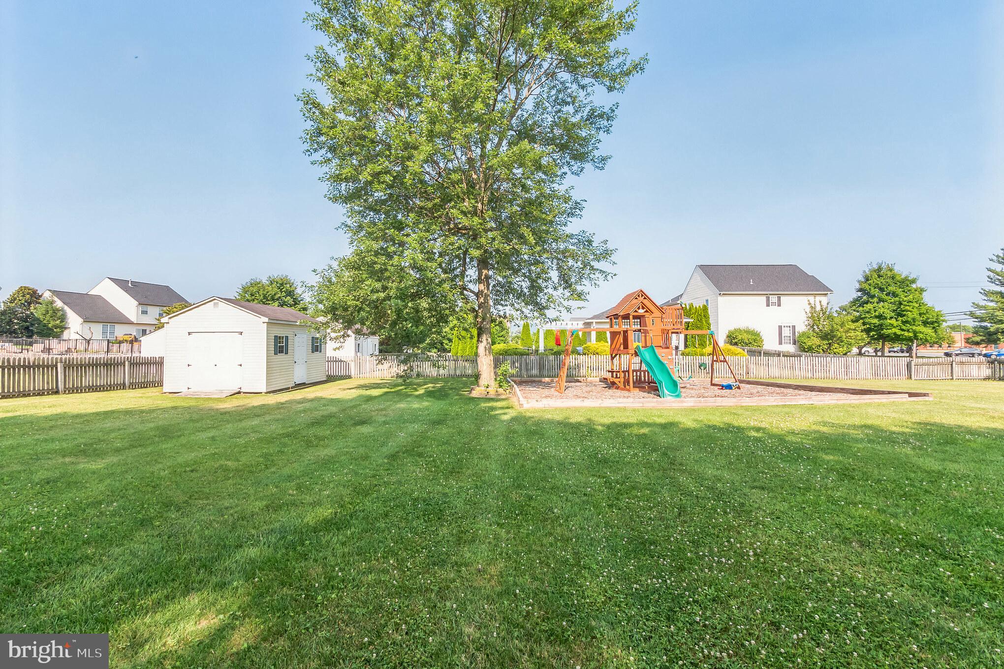 GREEN HILL MANOR - Residential Lease