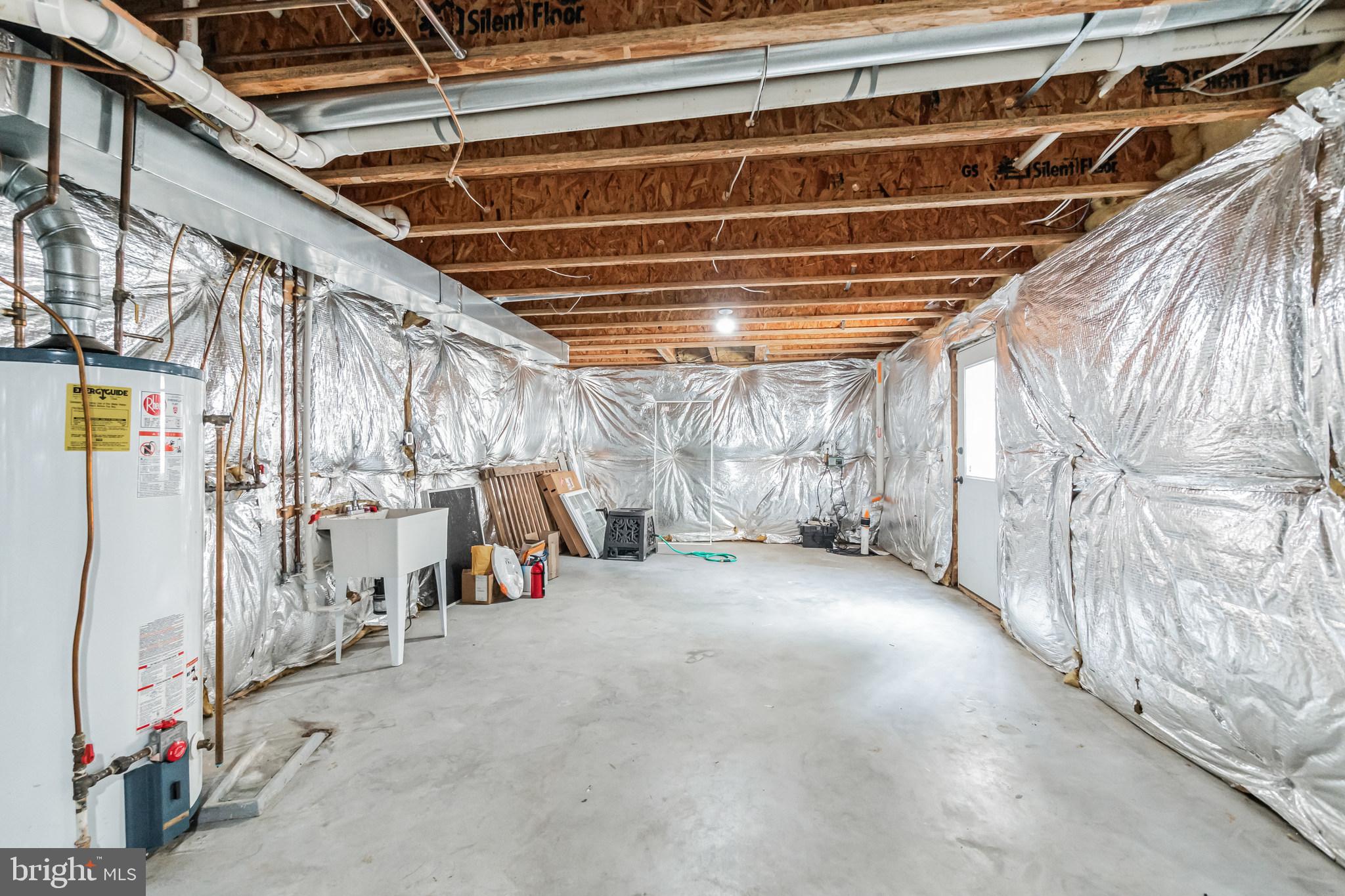 GREEN HILL MANOR - Residential Lease