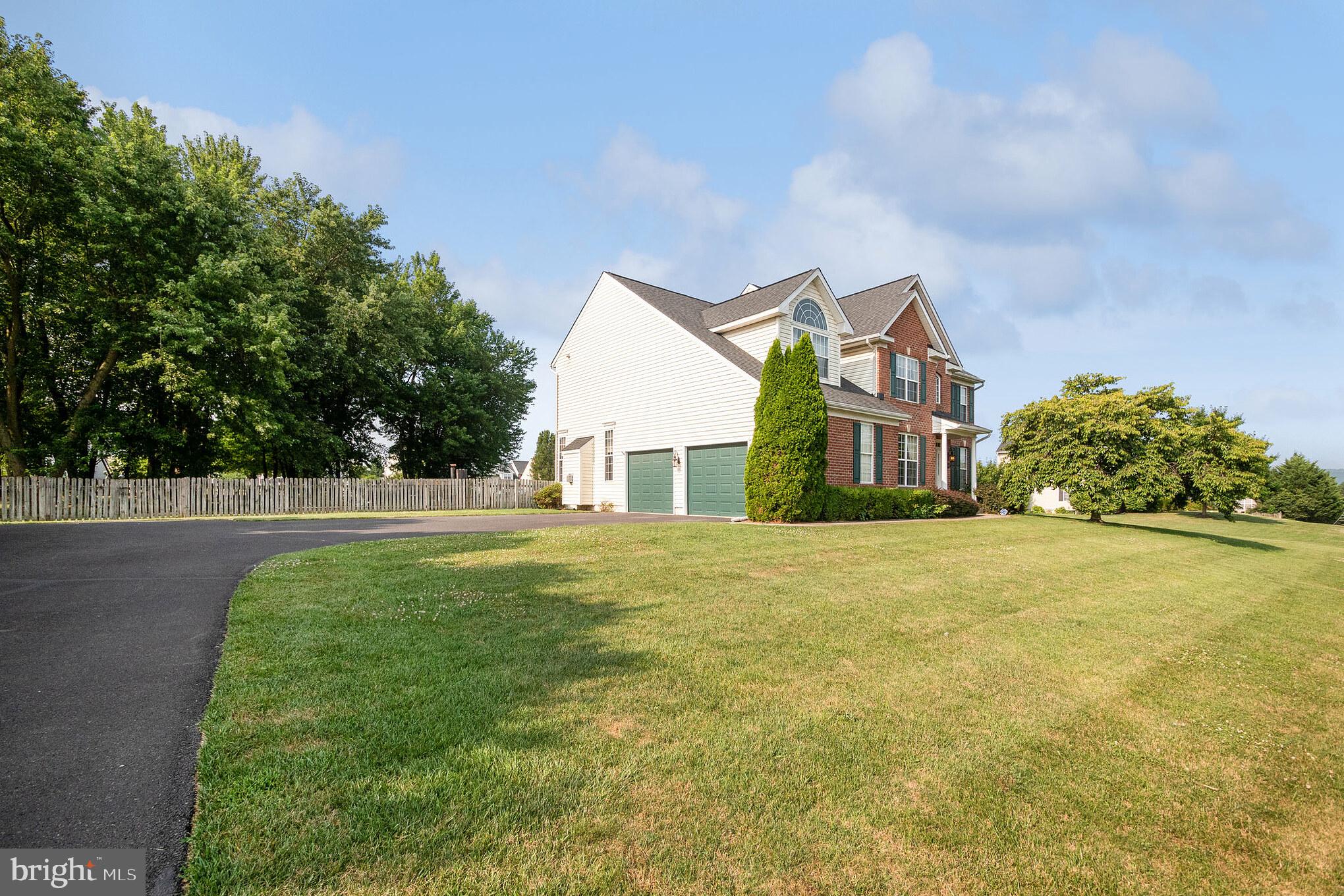 GREEN HILL MANOR - Residential Lease