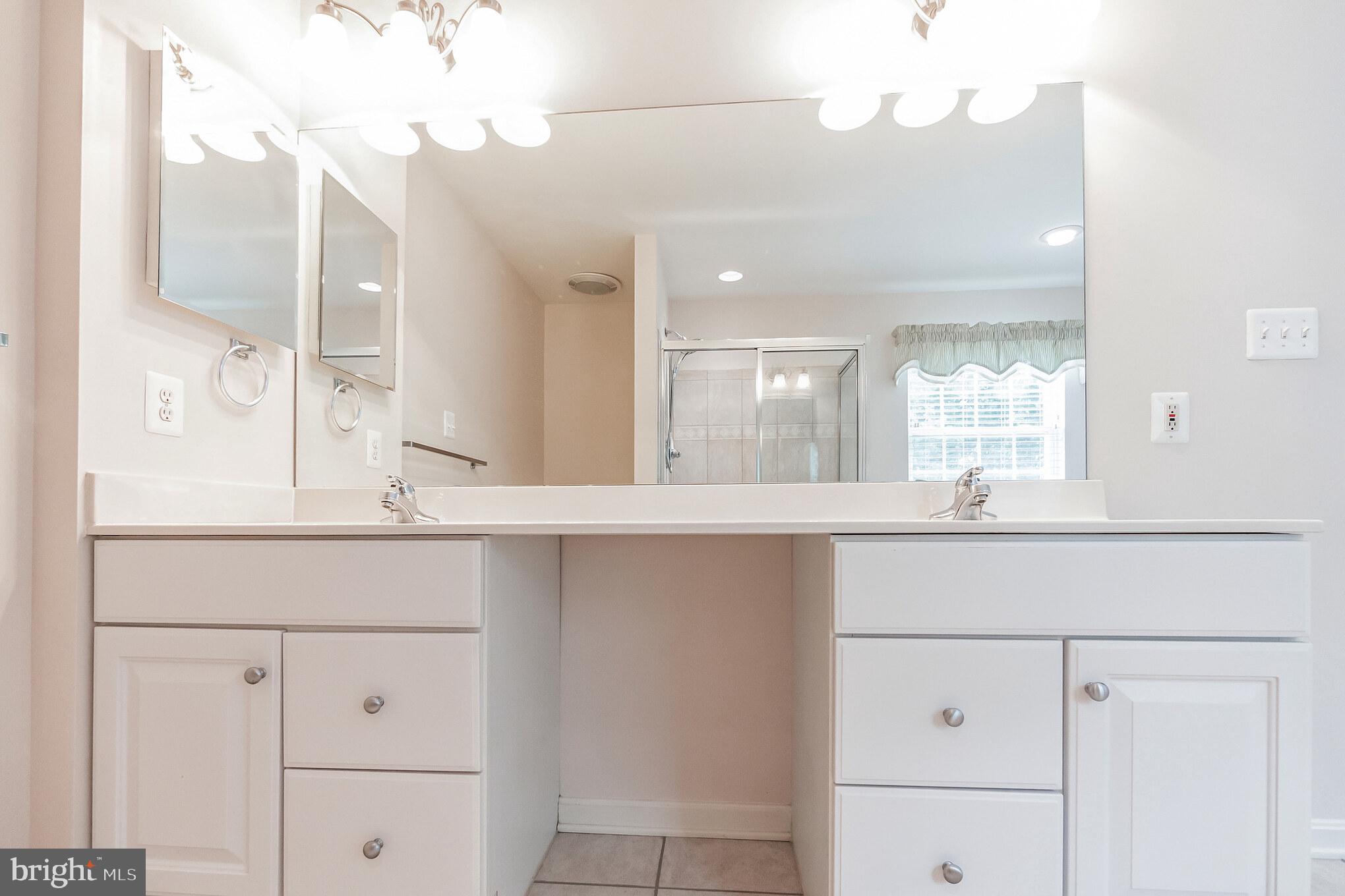 GREEN HILL MANOR - Residential Lease