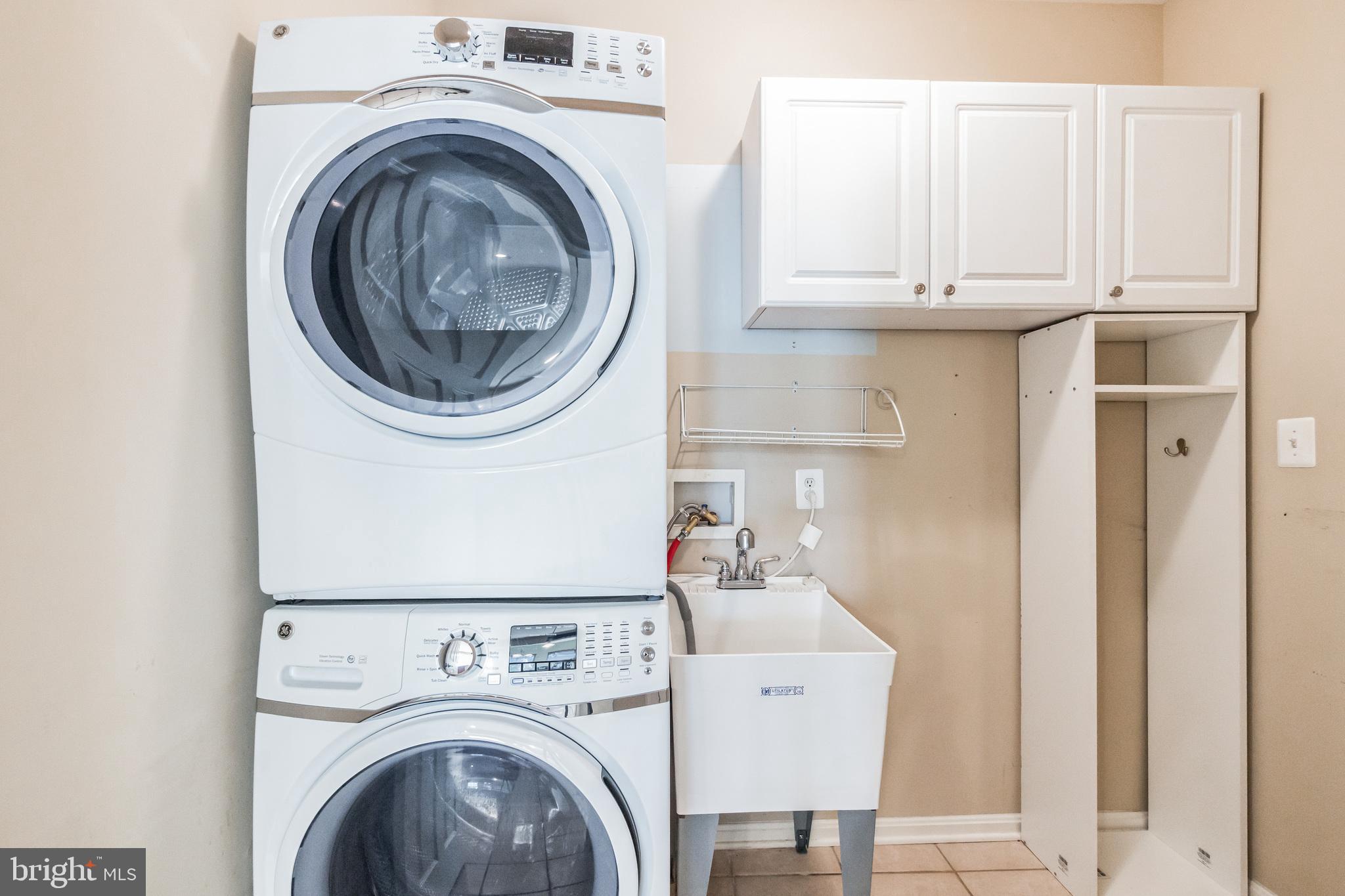 GREEN HILL MANOR - Residential Lease