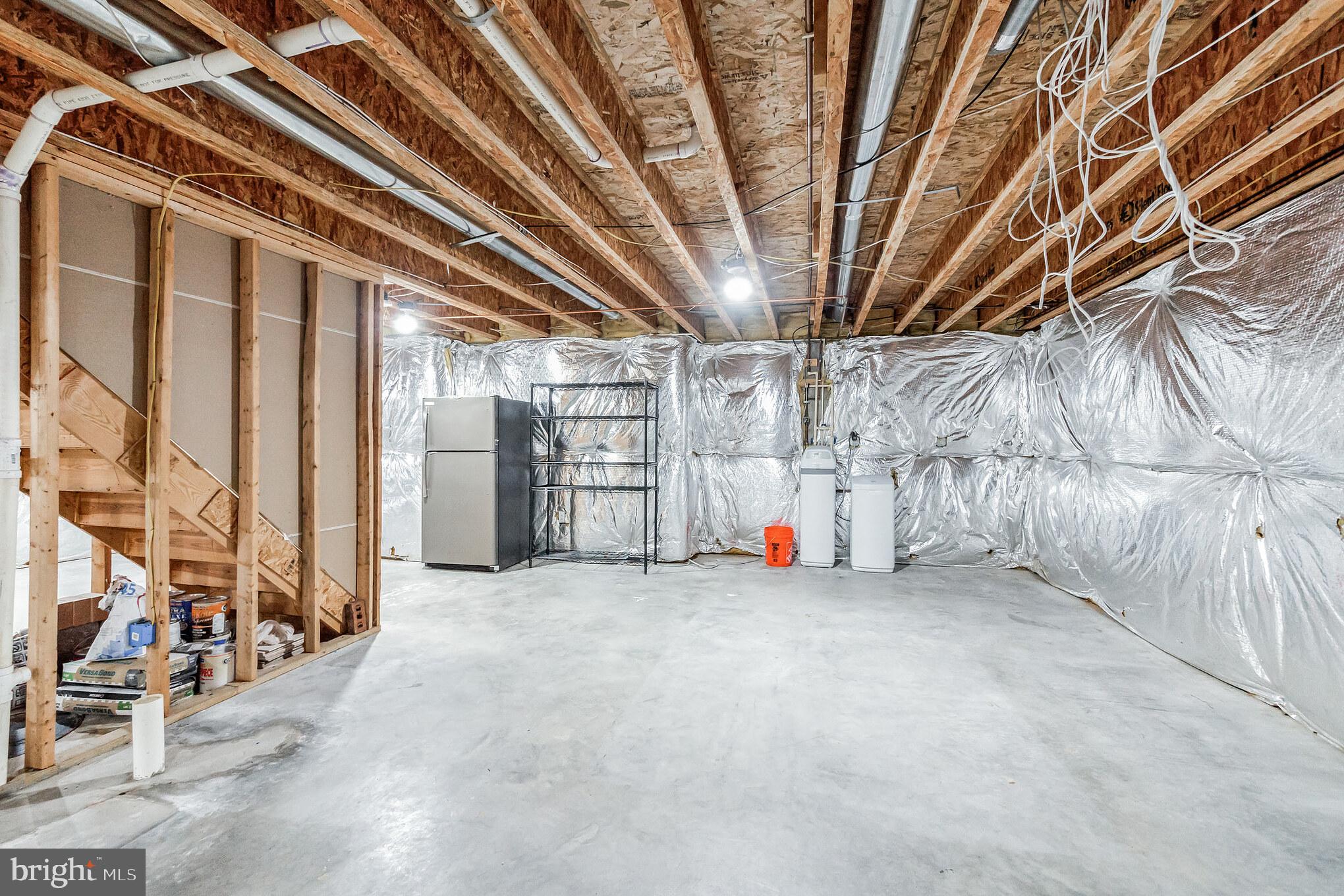 GREEN HILL MANOR - Residential Lease