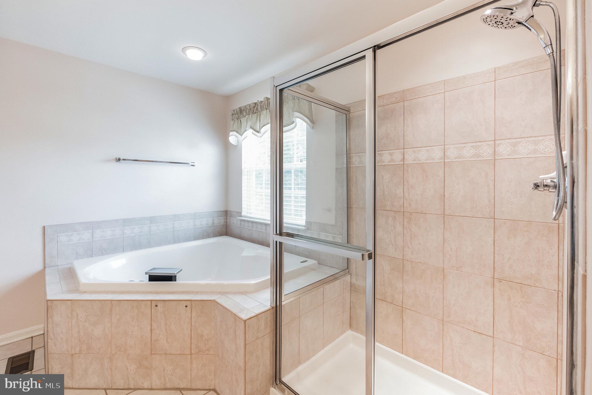 GREEN HILL MANOR - Residential Lease