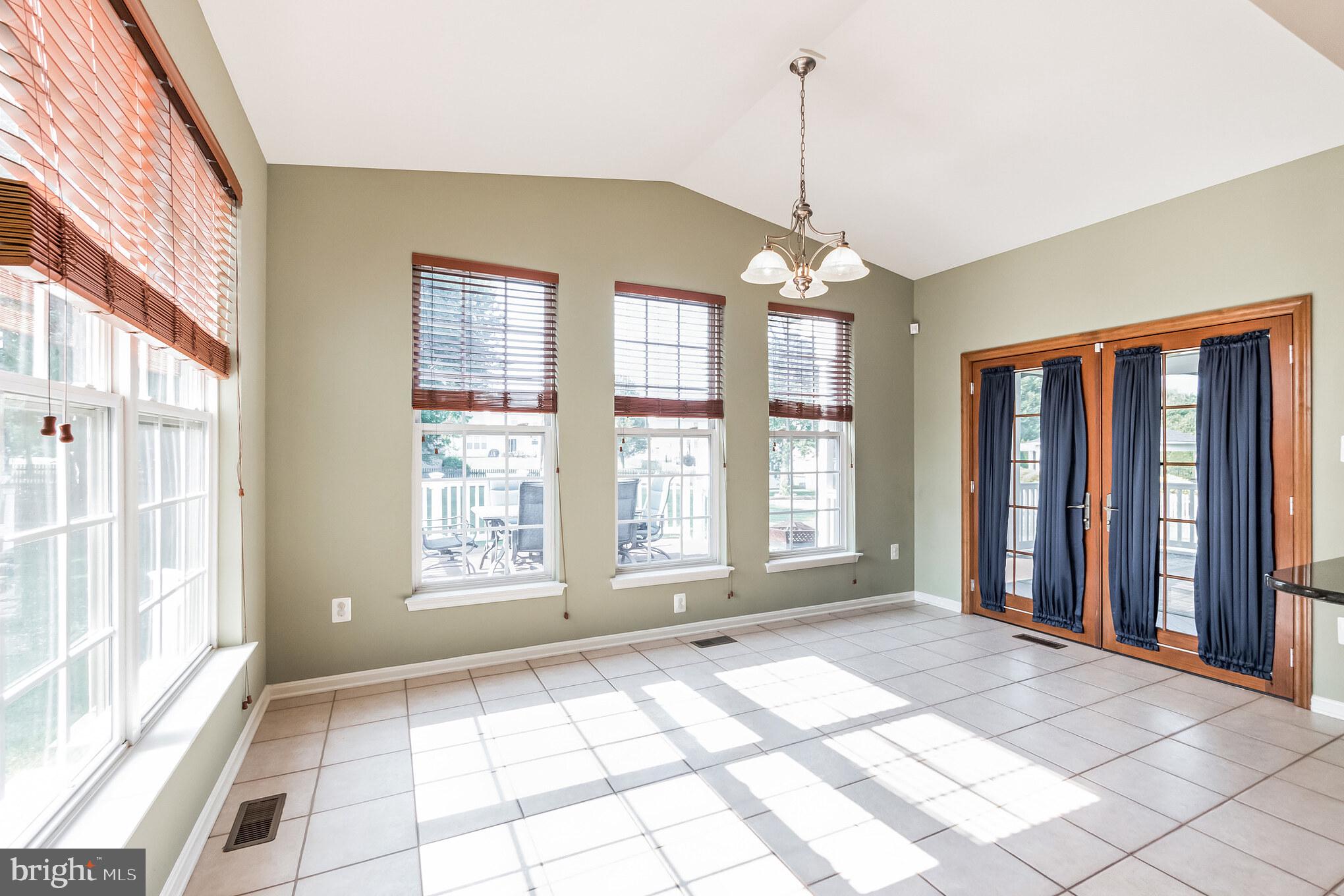 GREEN HILL MANOR - Residential Lease