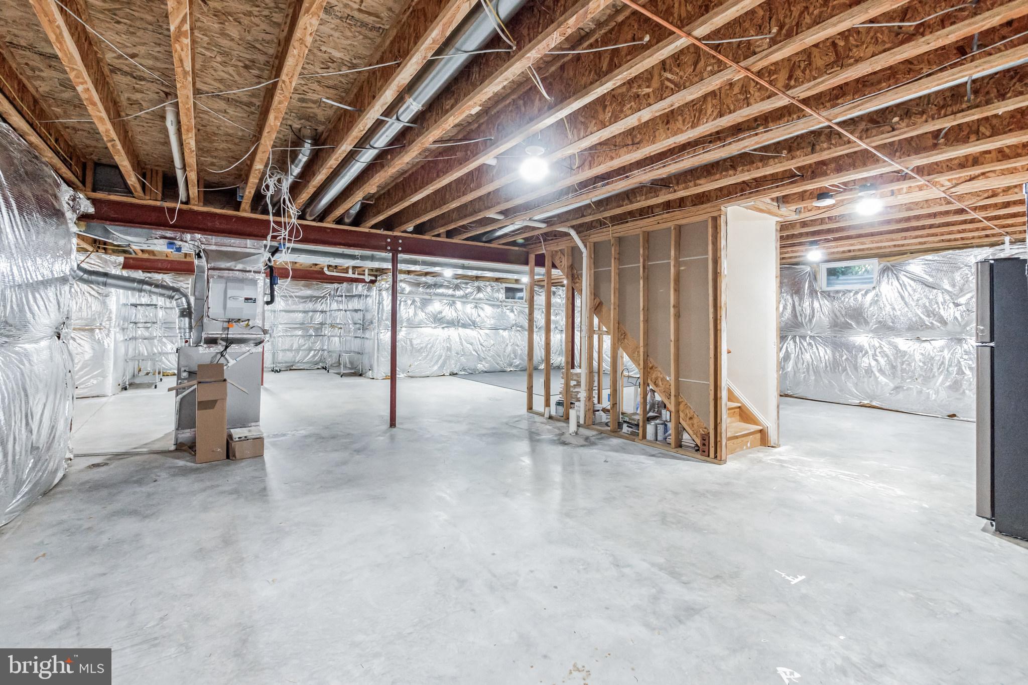 GREEN HILL MANOR - Residential Lease