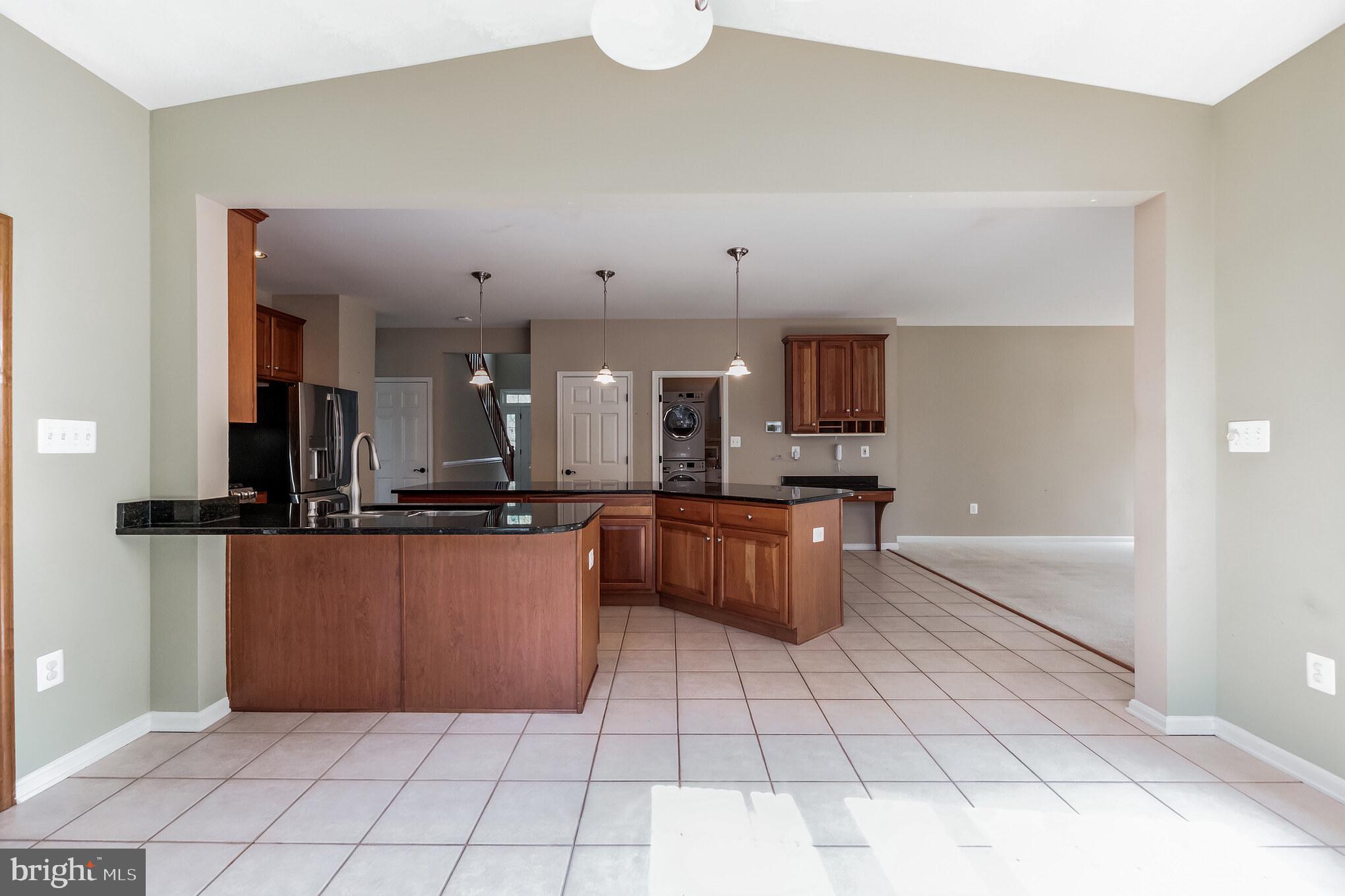 GREEN HILL MANOR - Residential Lease