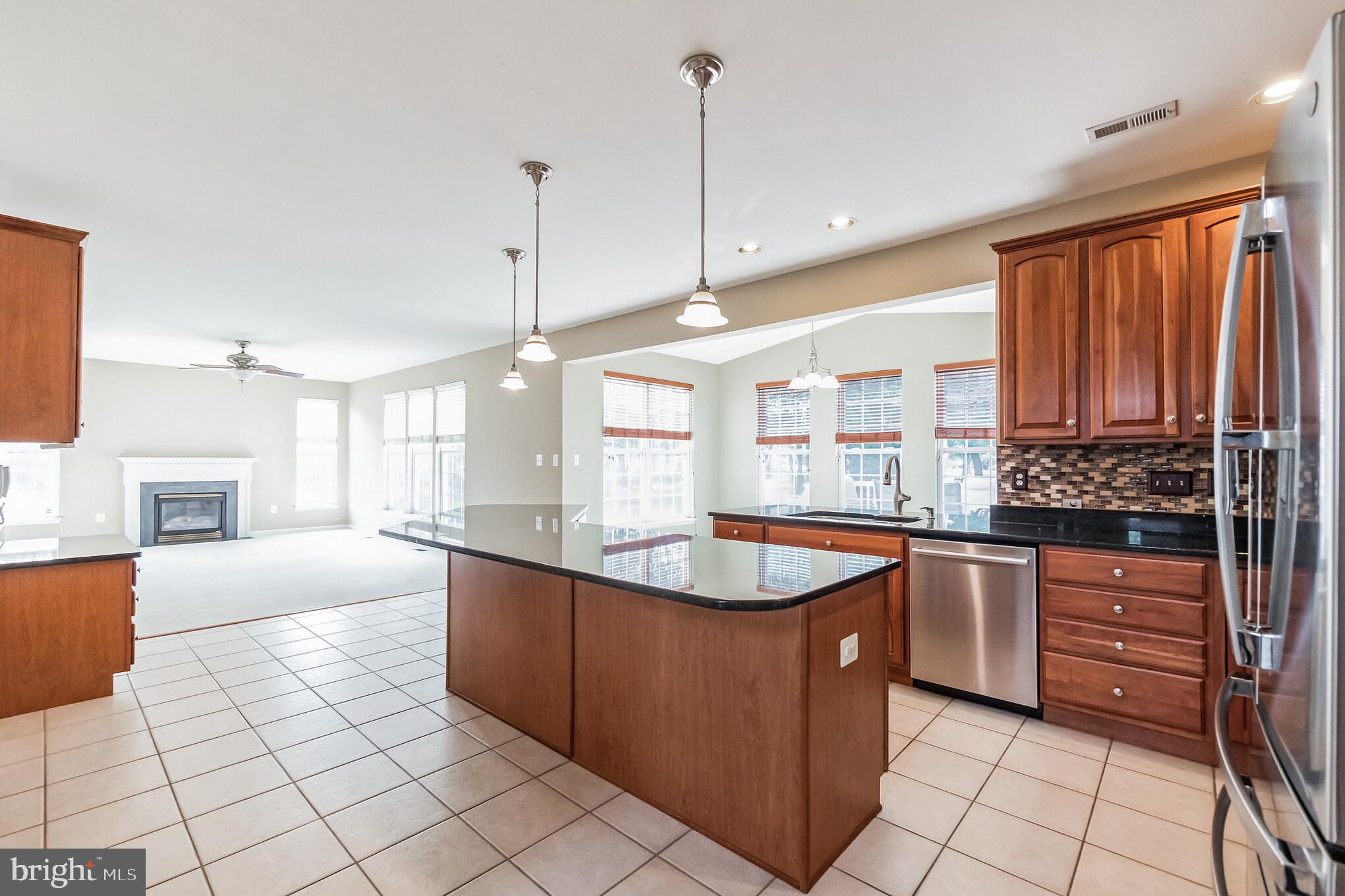 GREEN HILL MANOR - Residential Lease