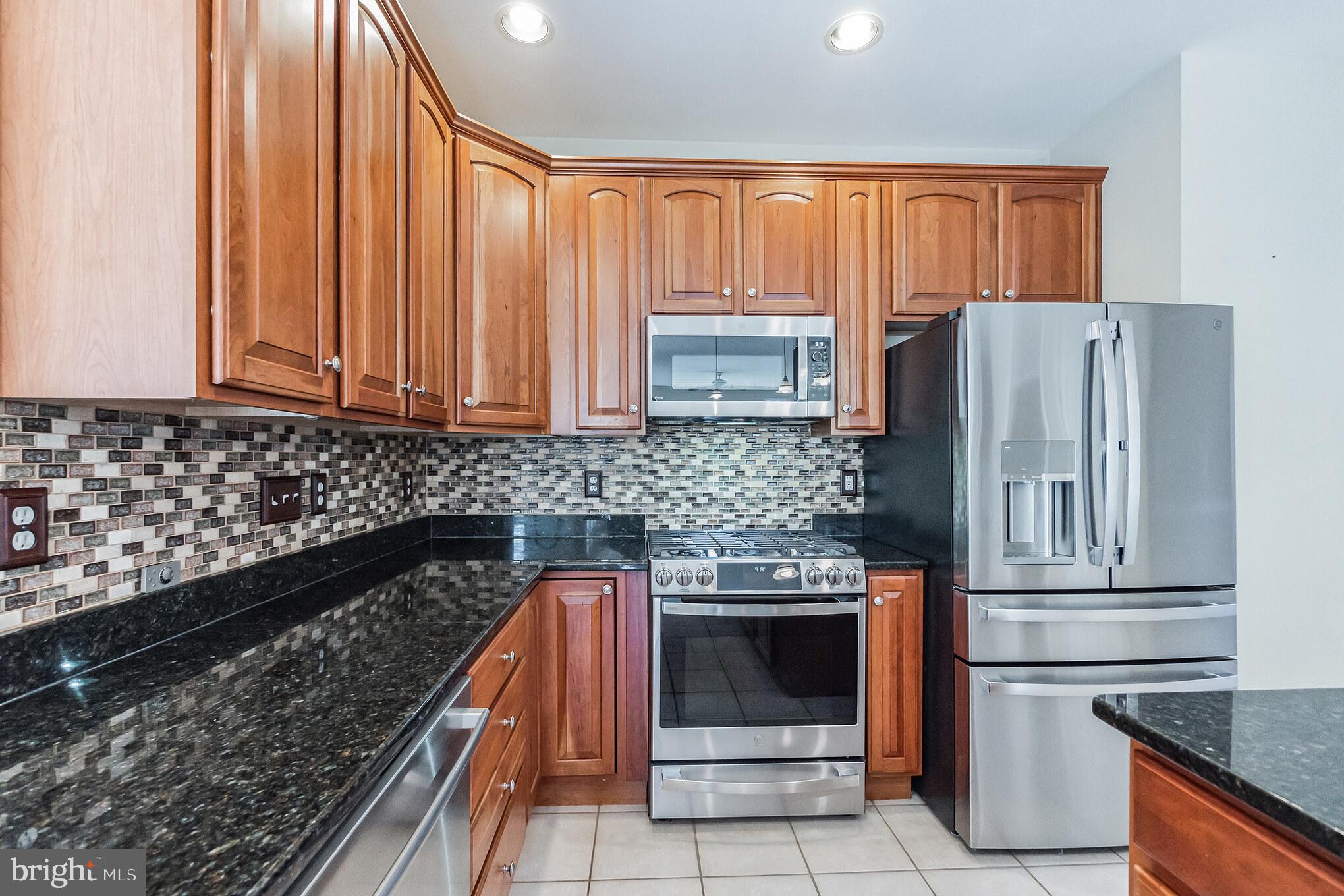 GREEN HILL MANOR - Residential Lease