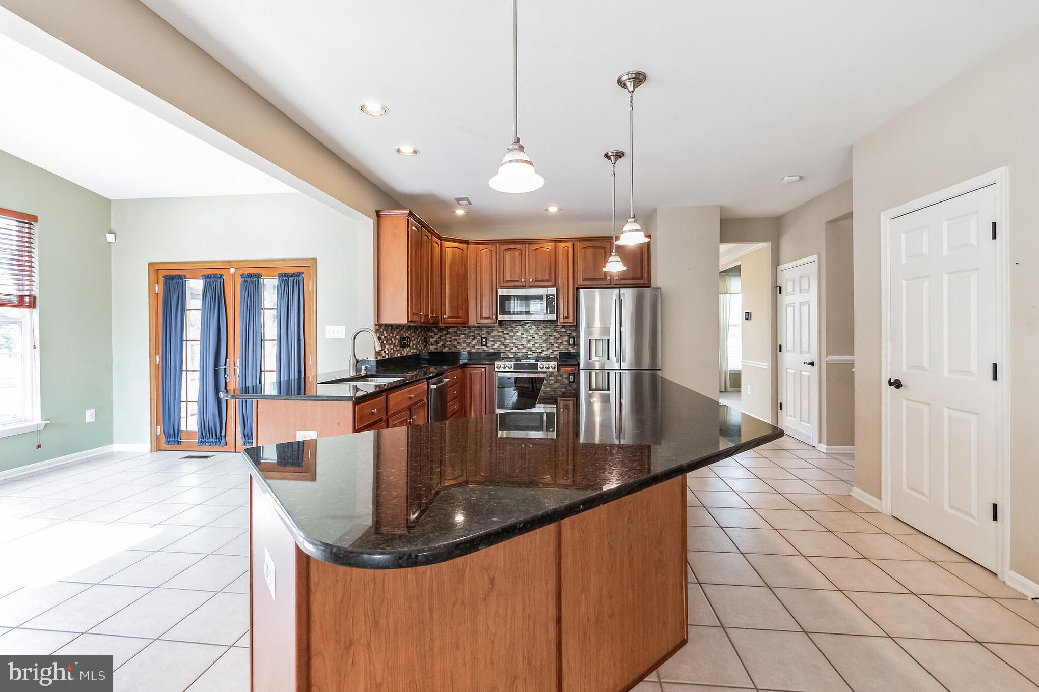 GREEN HILL MANOR - Residential Lease