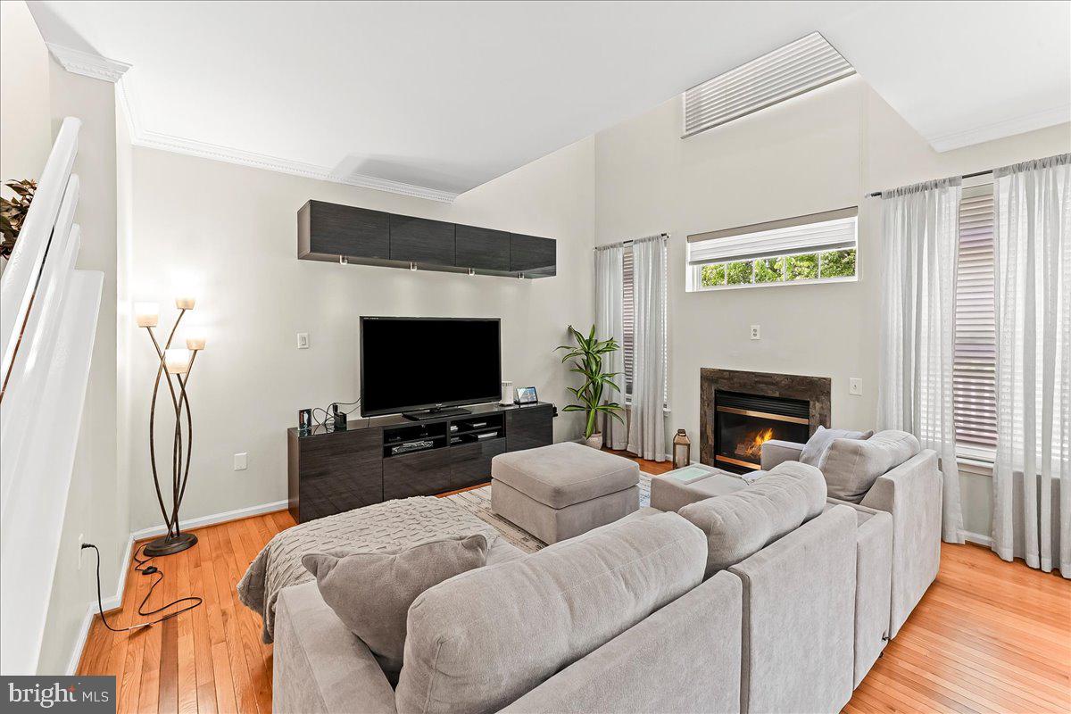 CHARLESTOWN OAKS - Residential