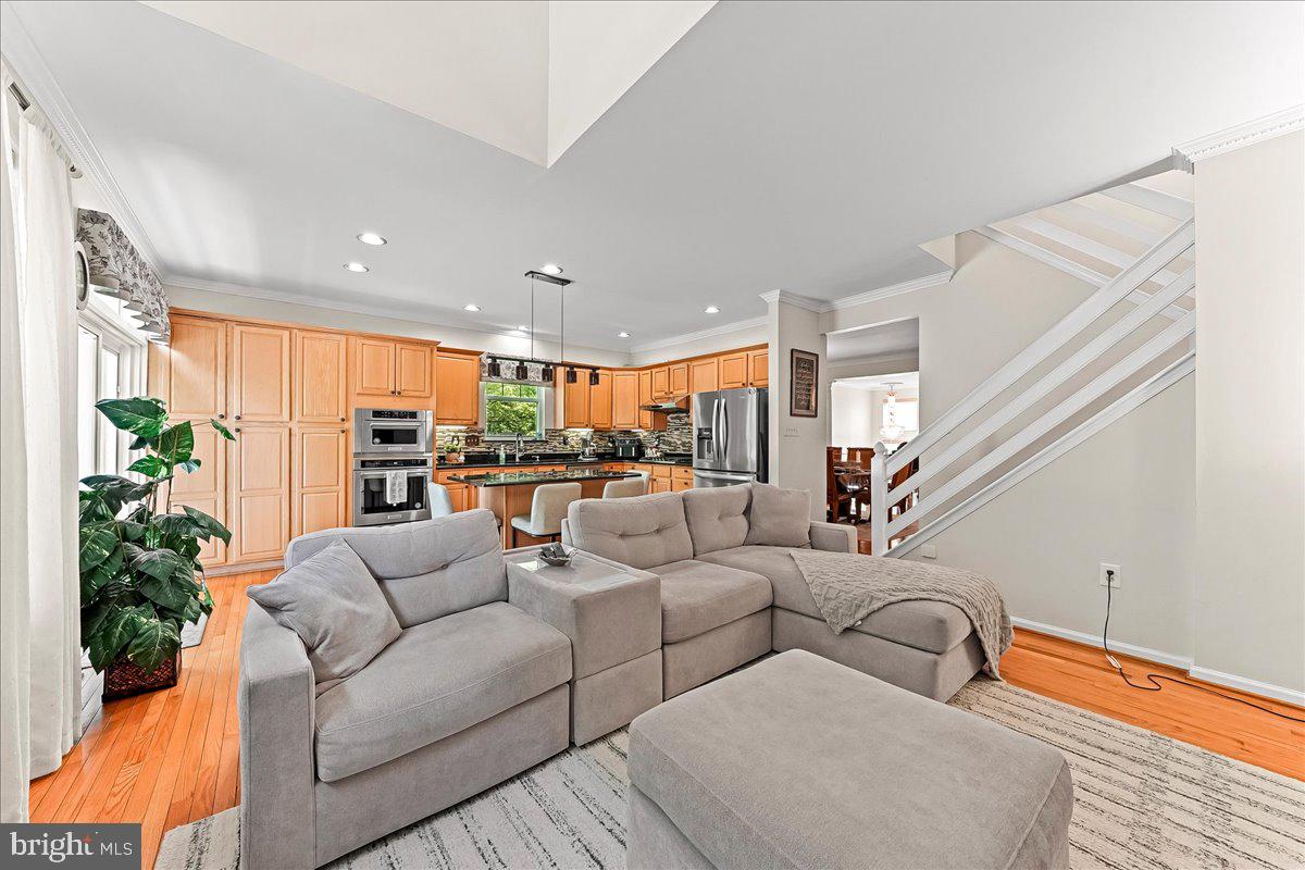 CHARLESTOWN OAKS - Residential