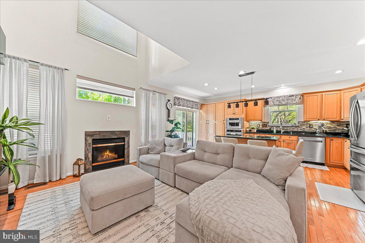 CHARLESTOWN OAKS - Residential