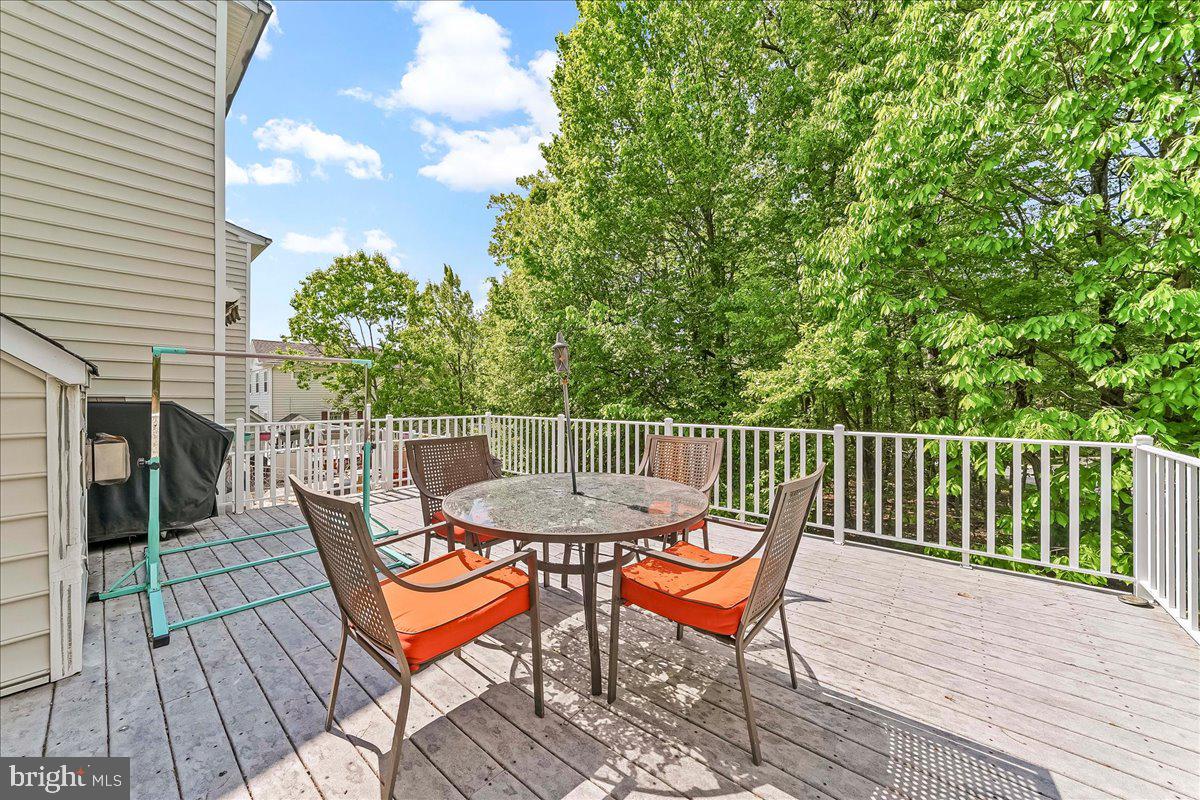 CHARLESTOWN OAKS - Residential