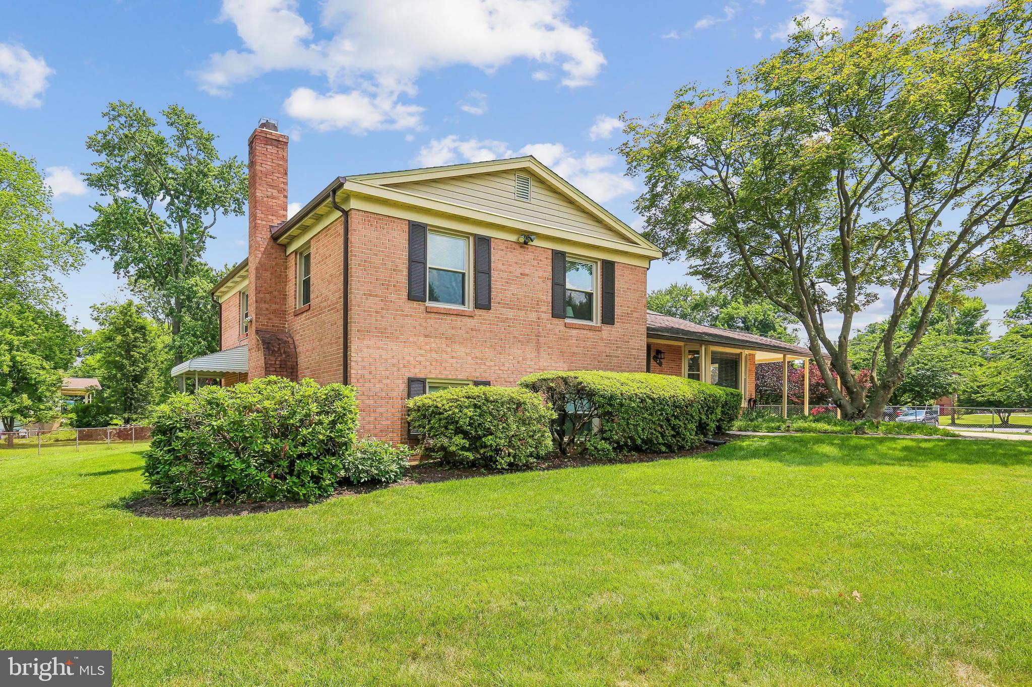 2 FOXHALL COURT