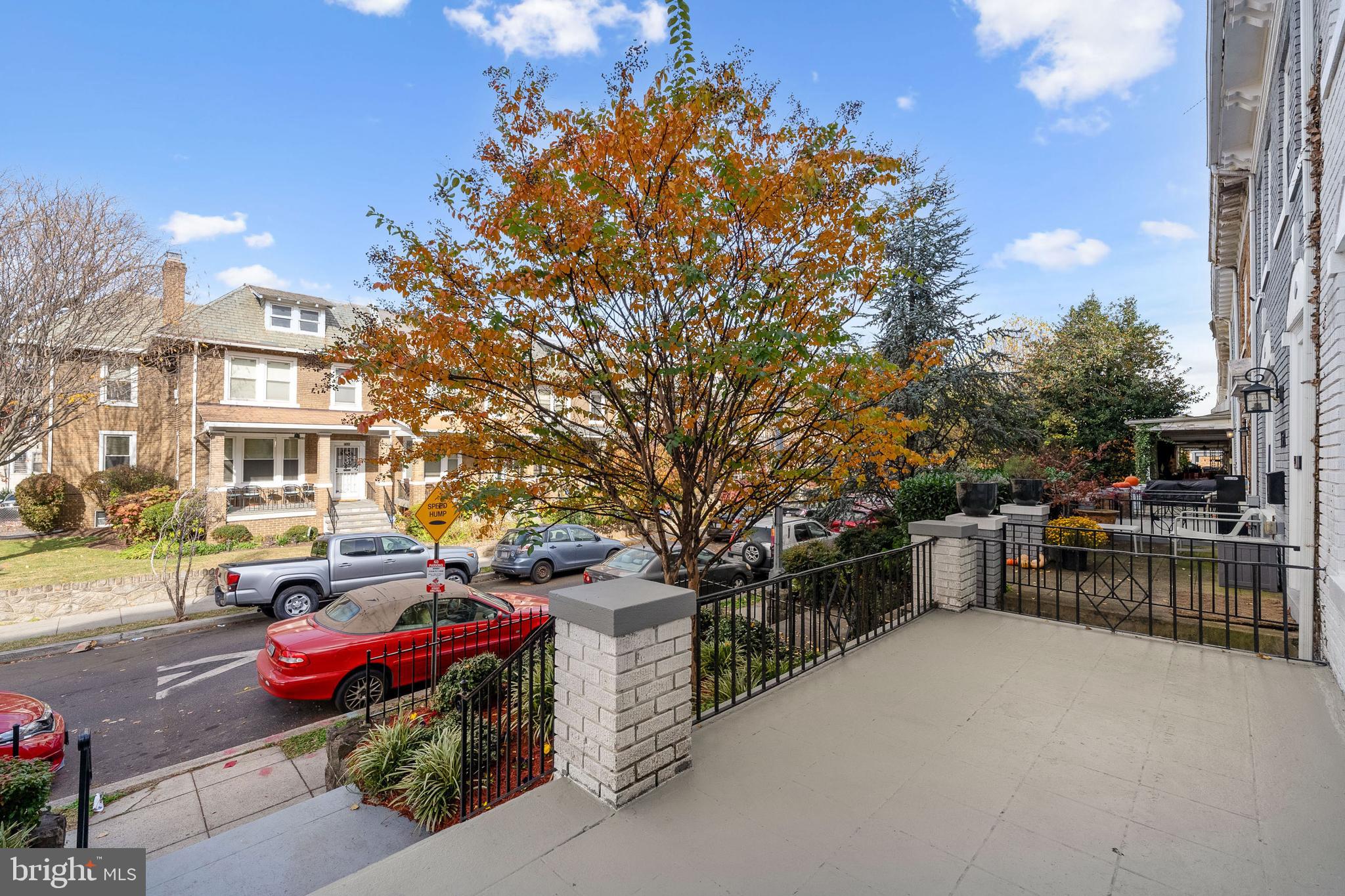 1530 SPRING PLACE NW