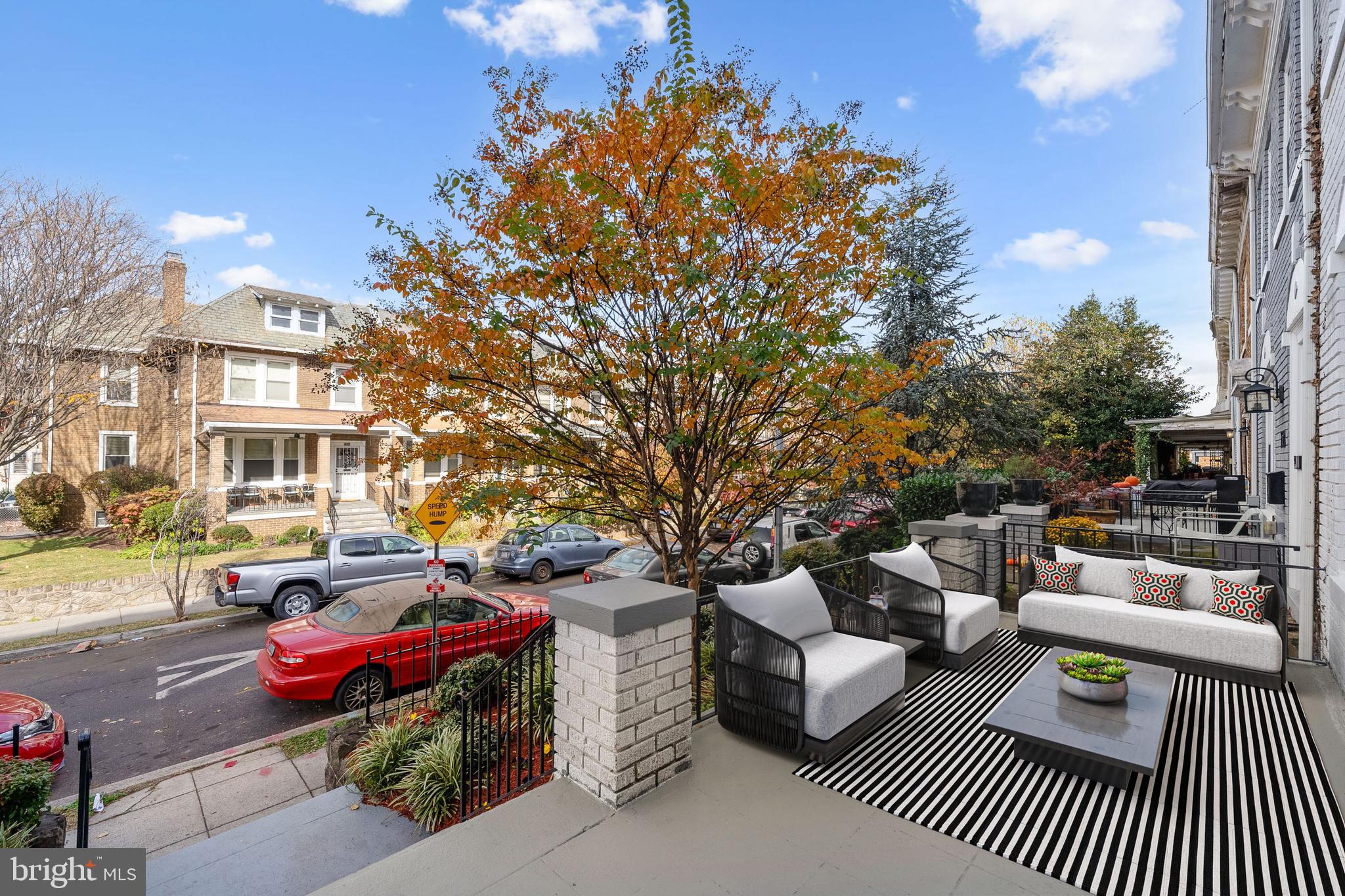 1530 SPRING PLACE NW