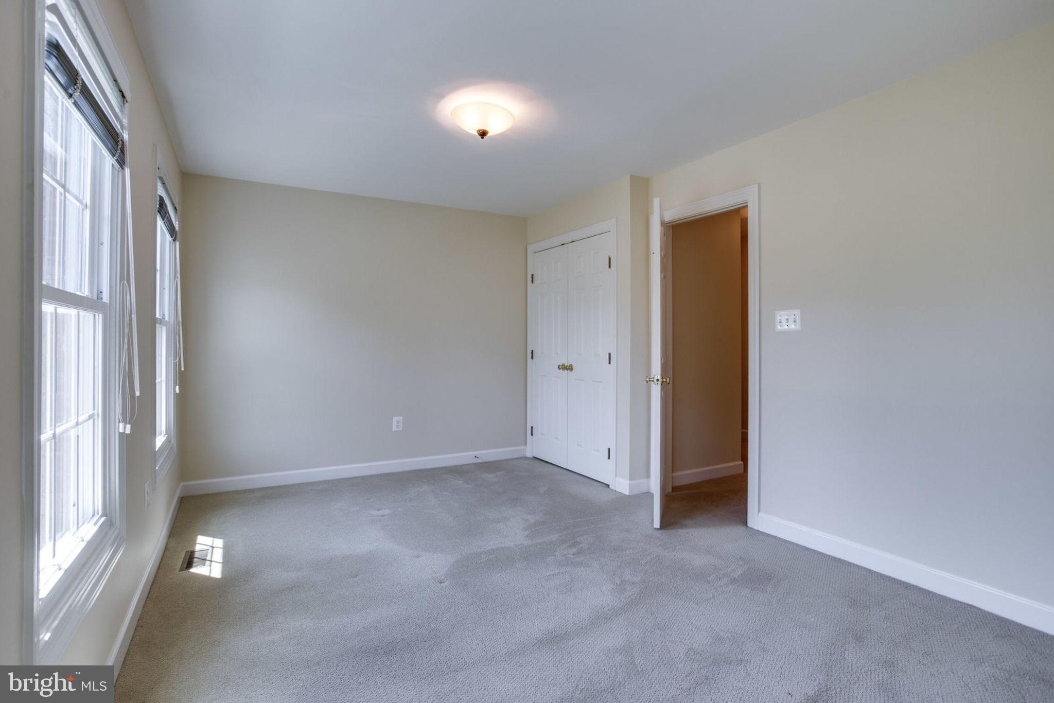 POTOMAC GLEN - Residential Lease