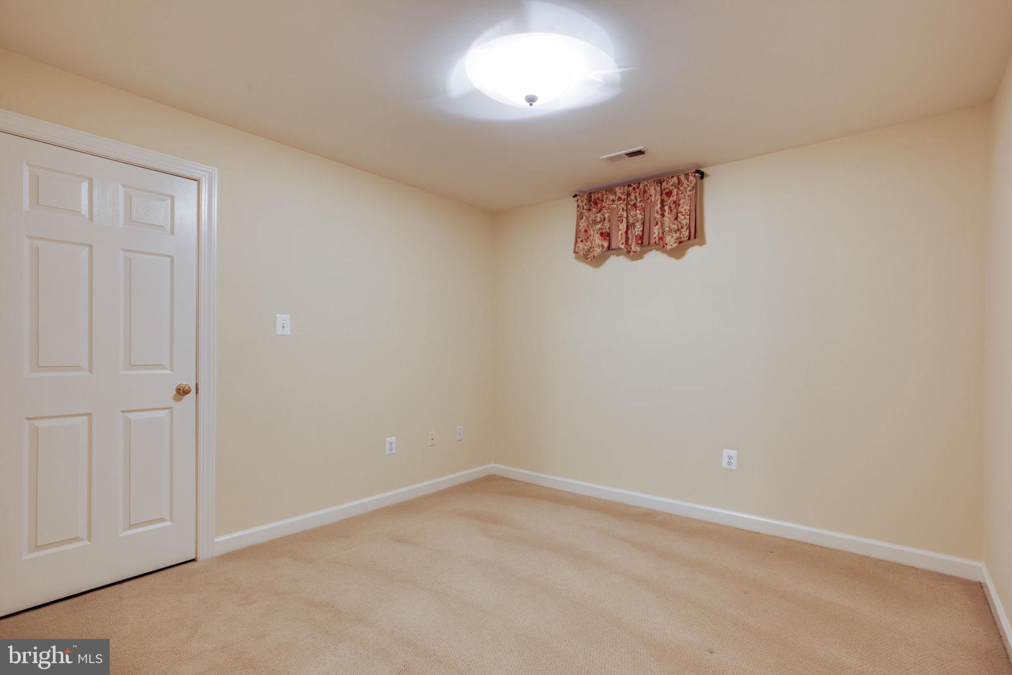 POTOMAC GLEN - Residential Lease