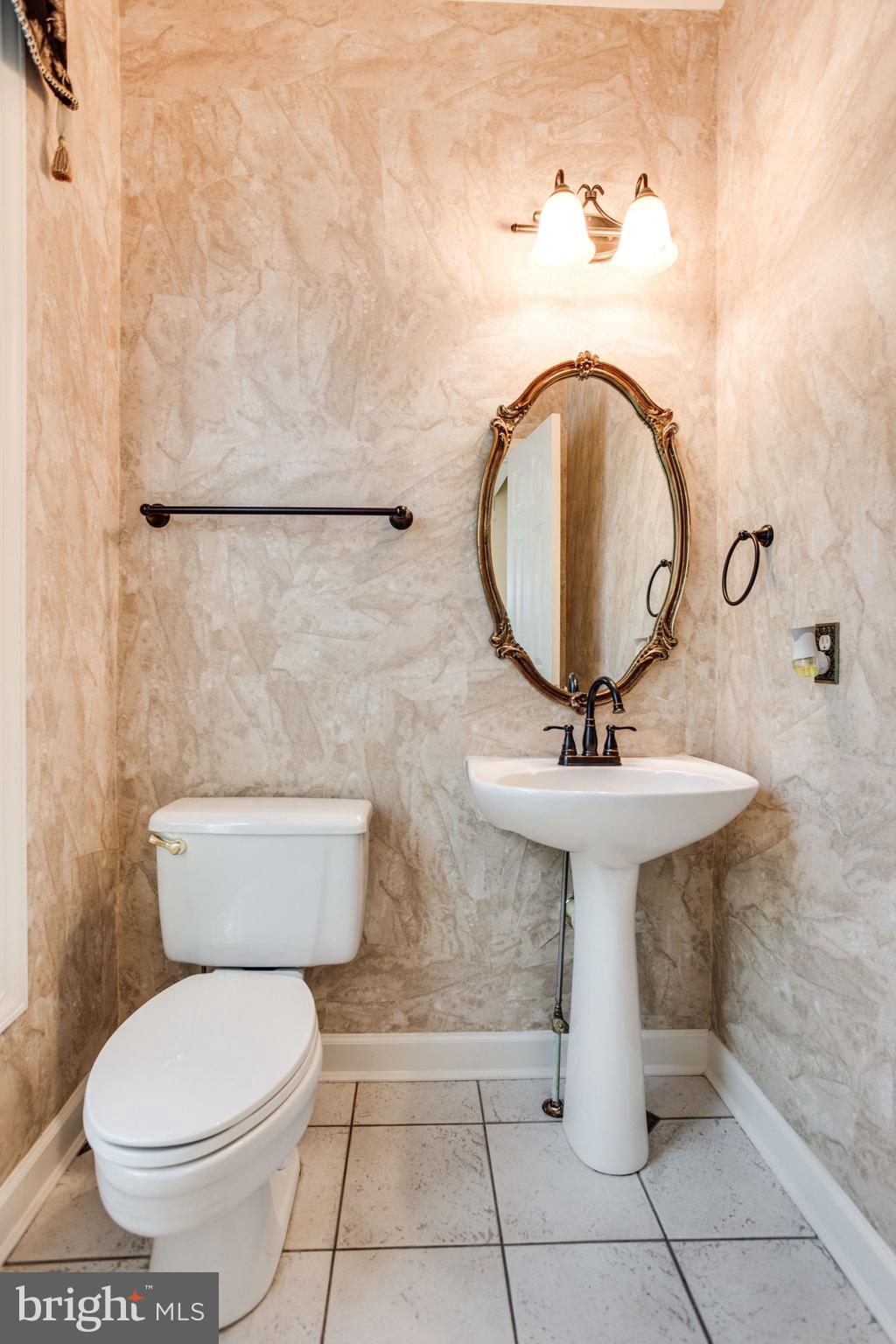 POTOMAC GLEN - Residential Lease