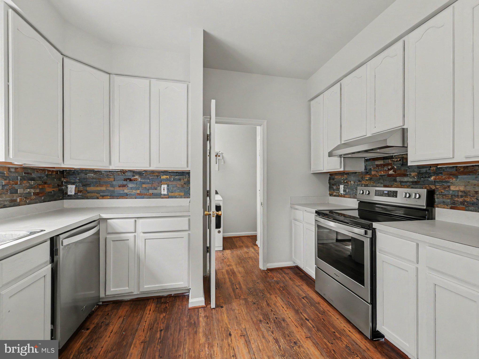 11402 SILVERLEAF LANE