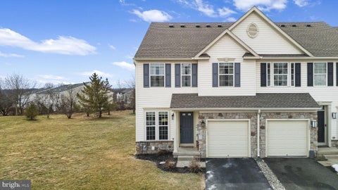 Townhouse For Sale - 192 S Savanna Drive<br/> POTTSTOWN, PA 19465