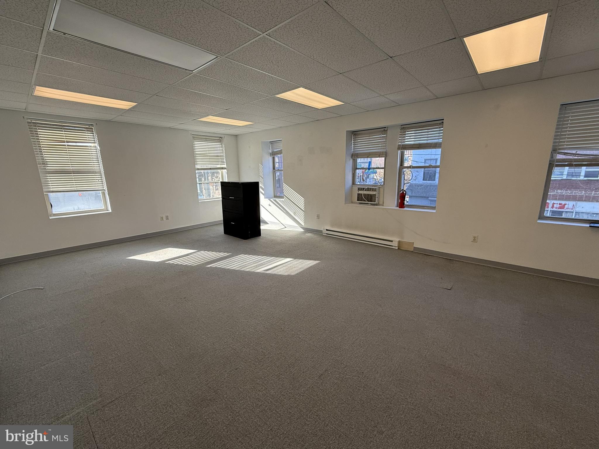 NORTHERN LIBERTIES - Commercial Lease