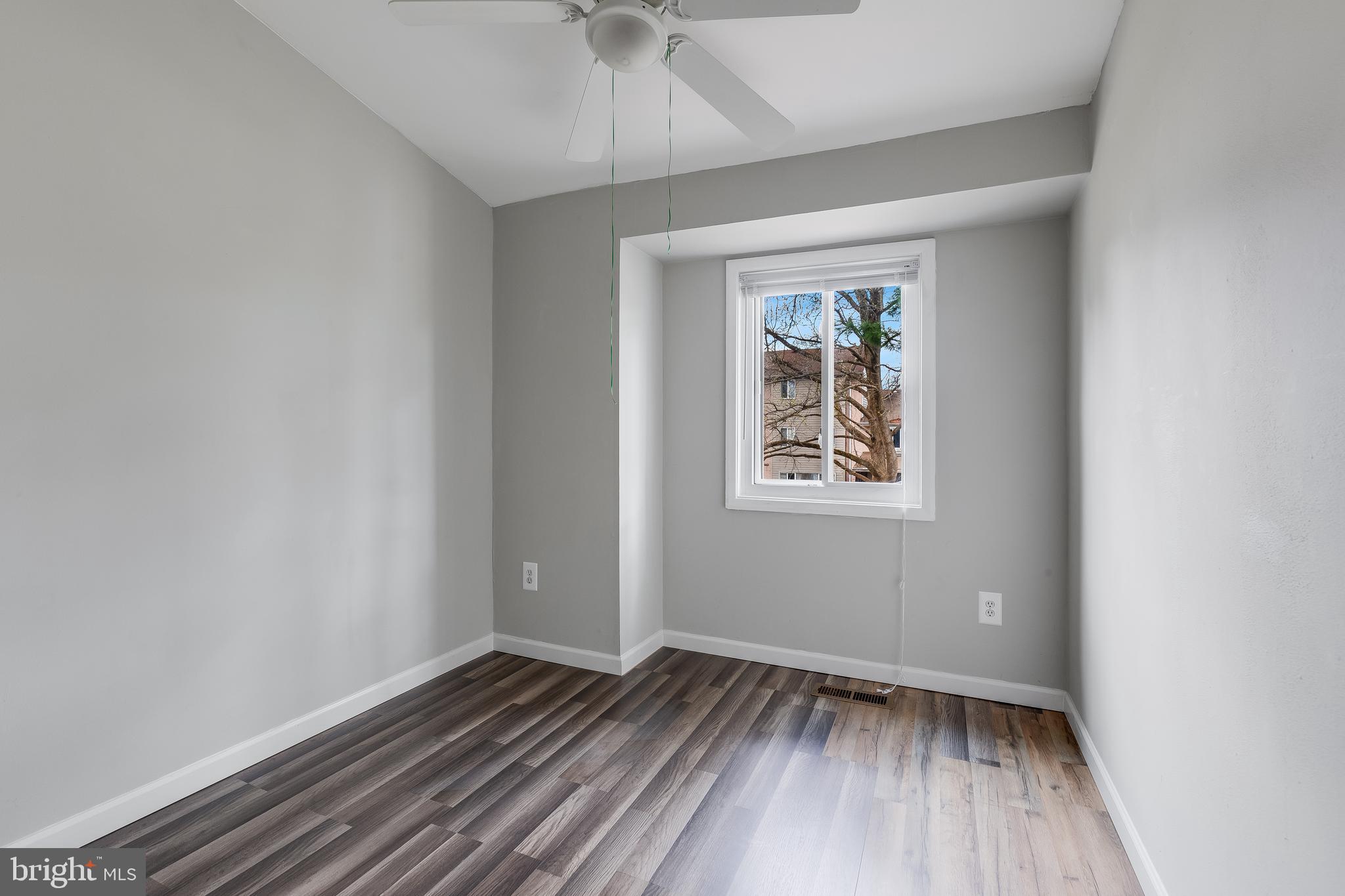 VILLAGE OF OAKLAND MILLS - Residential