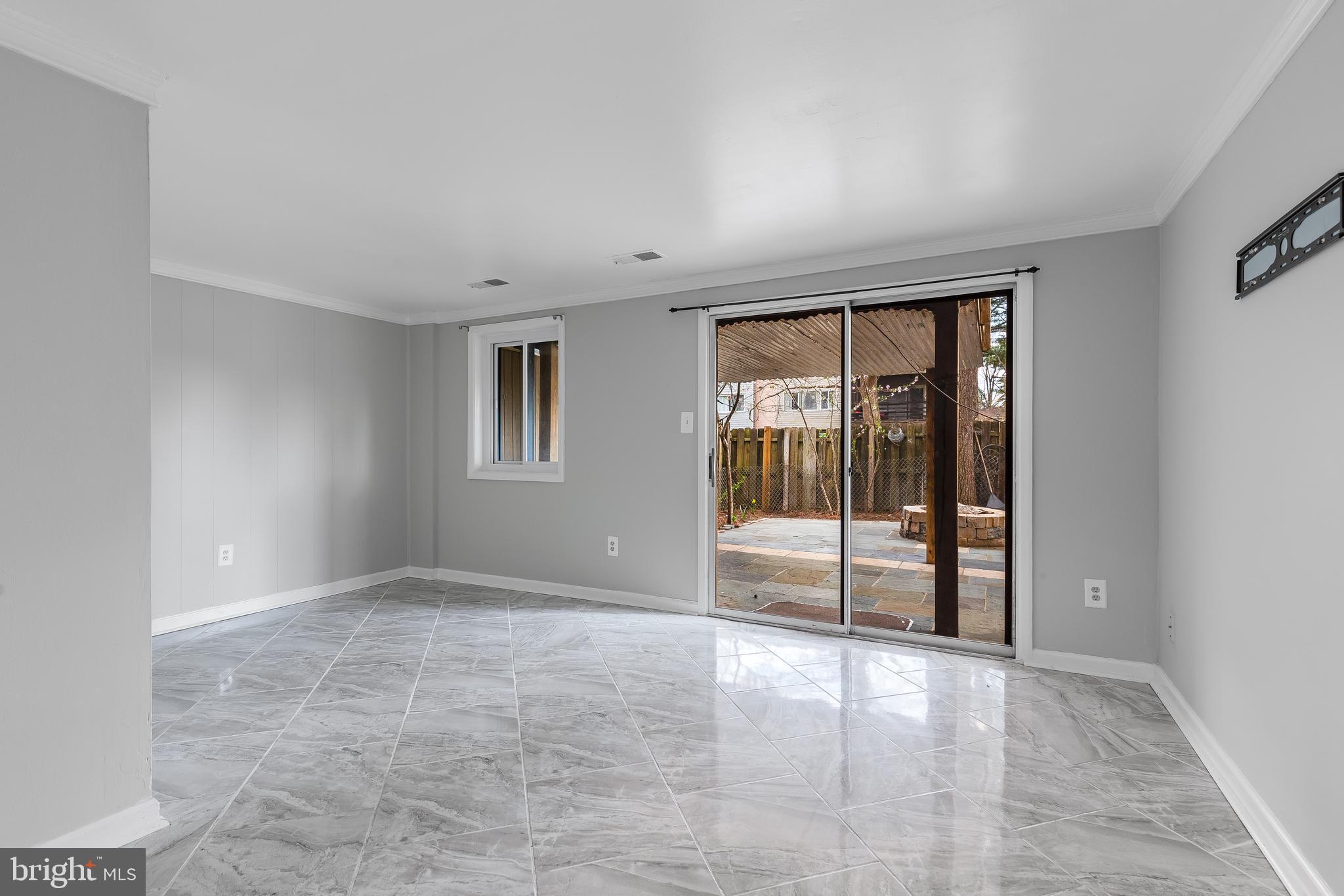 VILLAGE OF OAKLAND MILLS - Residential