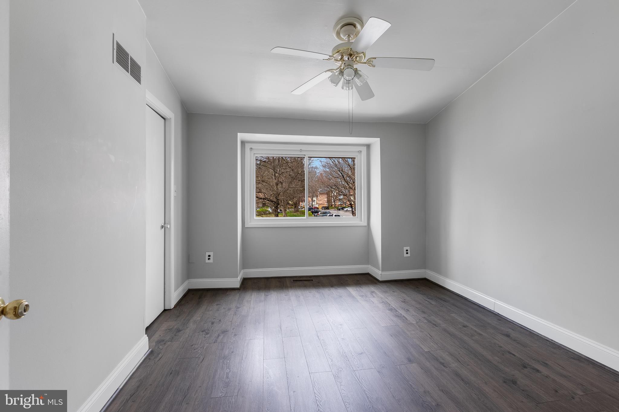 VILLAGE OF OAKLAND MILLS - Residential