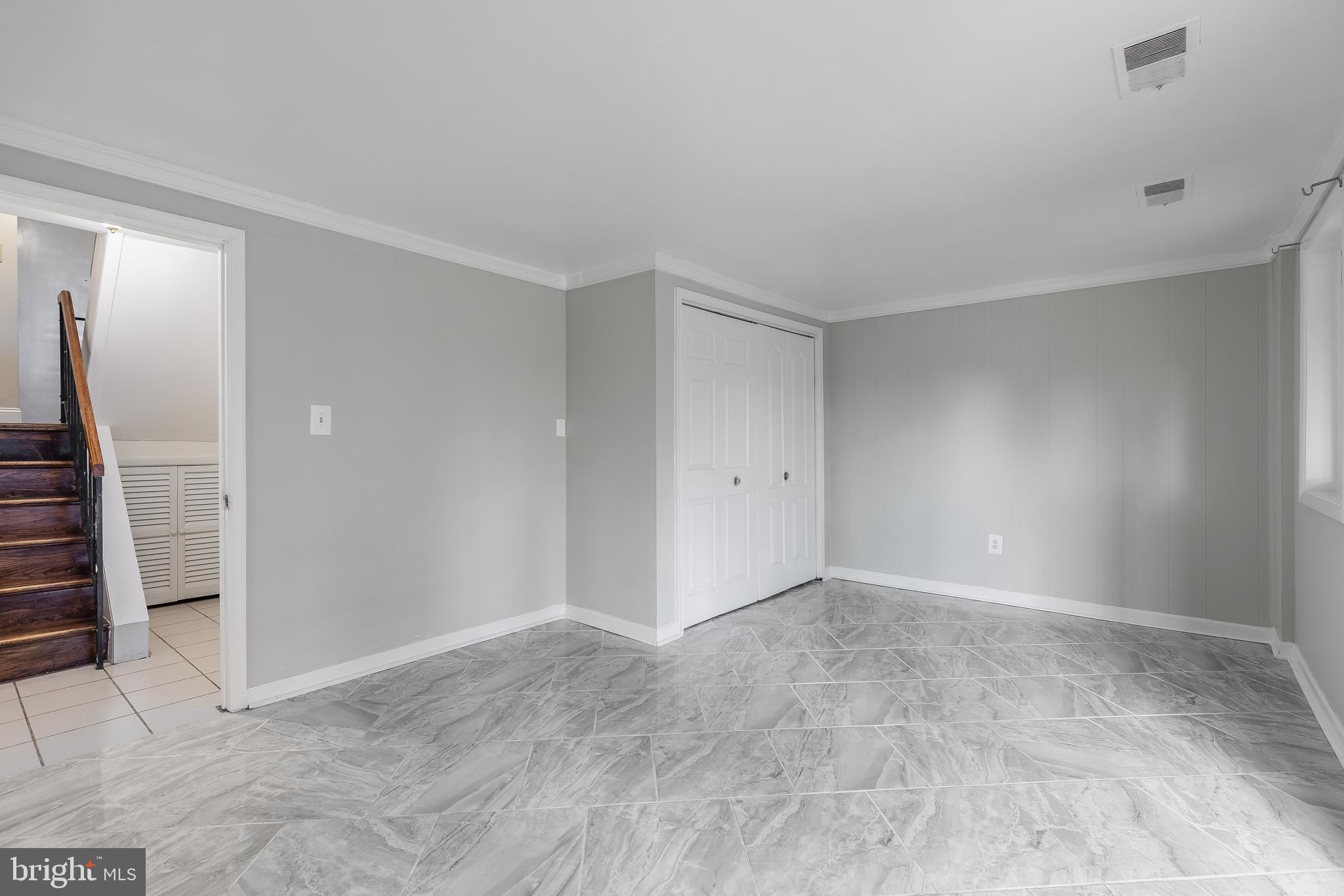 VILLAGE OF OAKLAND MILLS - Residential